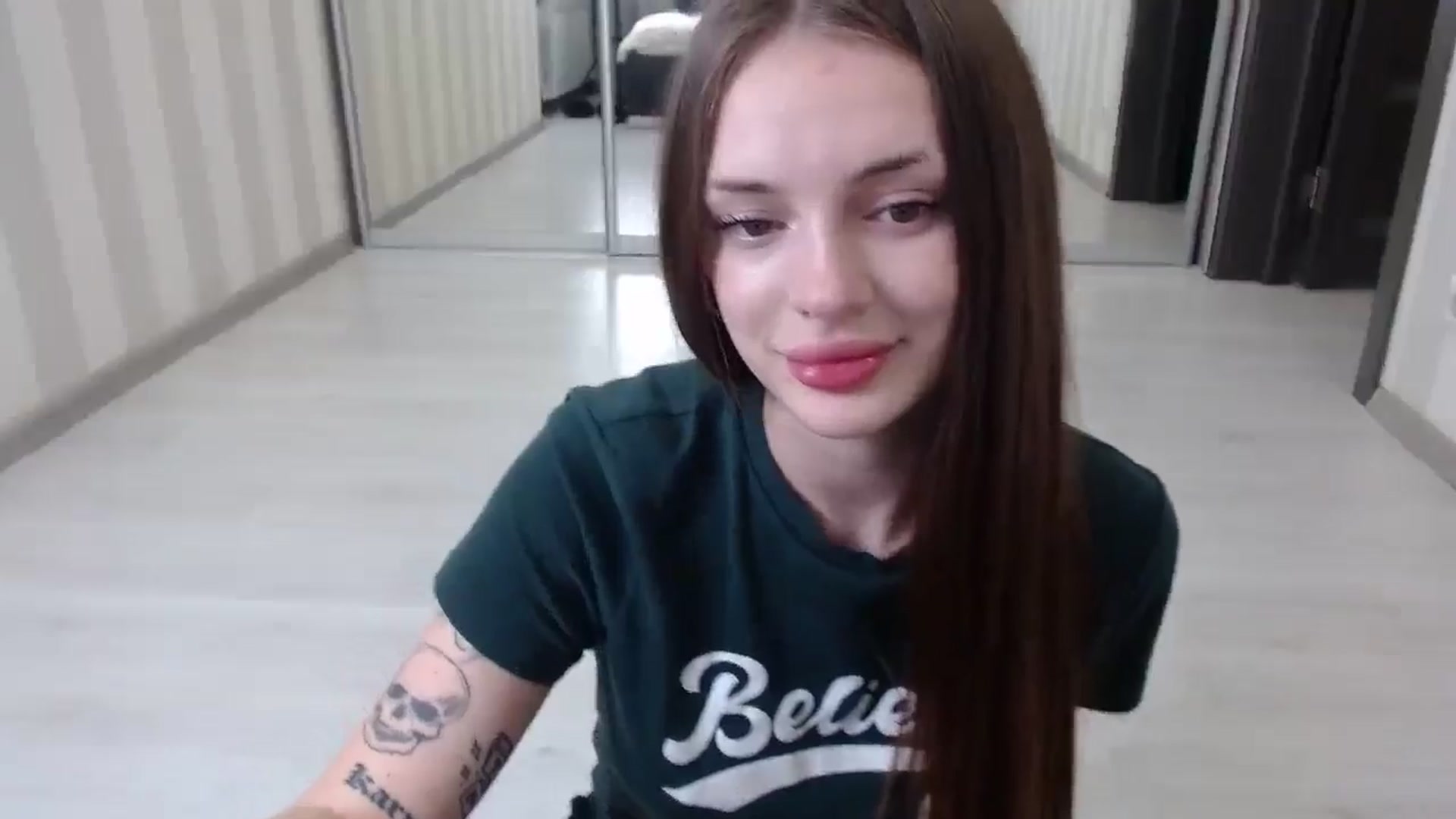 Gallery image thumbnail from Dashaakitty's myfreecams stream on, 05/18/2025, 24:49 image 10 of 20