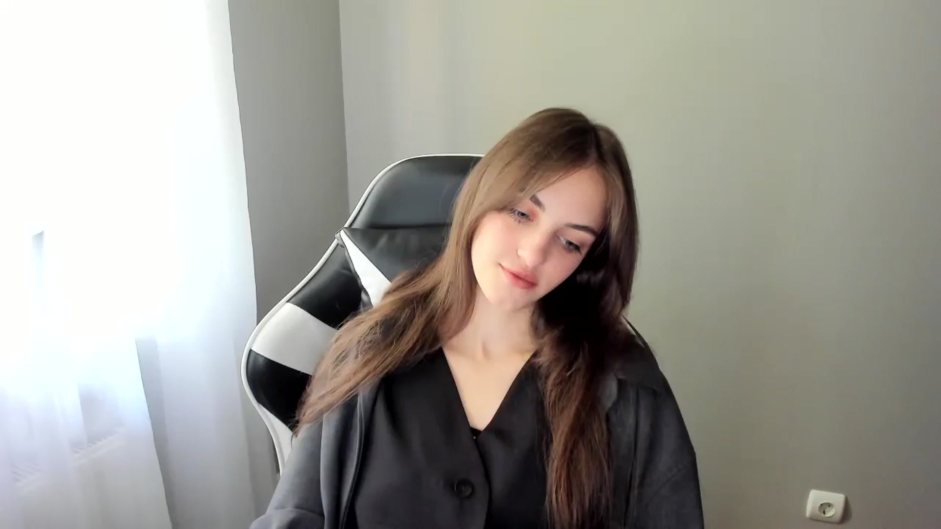 Gallery image thumbnail from Dashamoxy's myfreecams stream on, 06/01/2025, 11:39 image 14 of 20