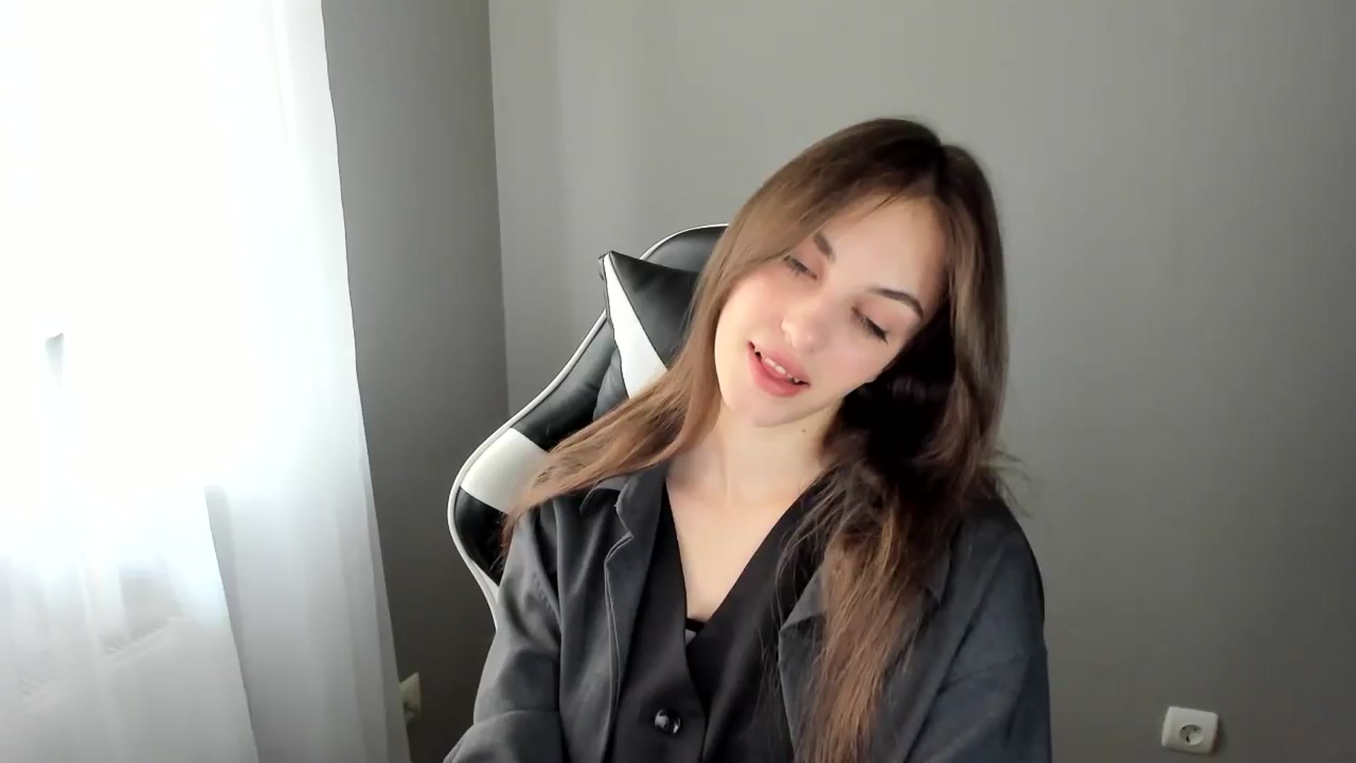 Gallery image thumbnail from Dashamoxy's myfreecams stream on, 06/01/2025, 11:39 image 1 of 20