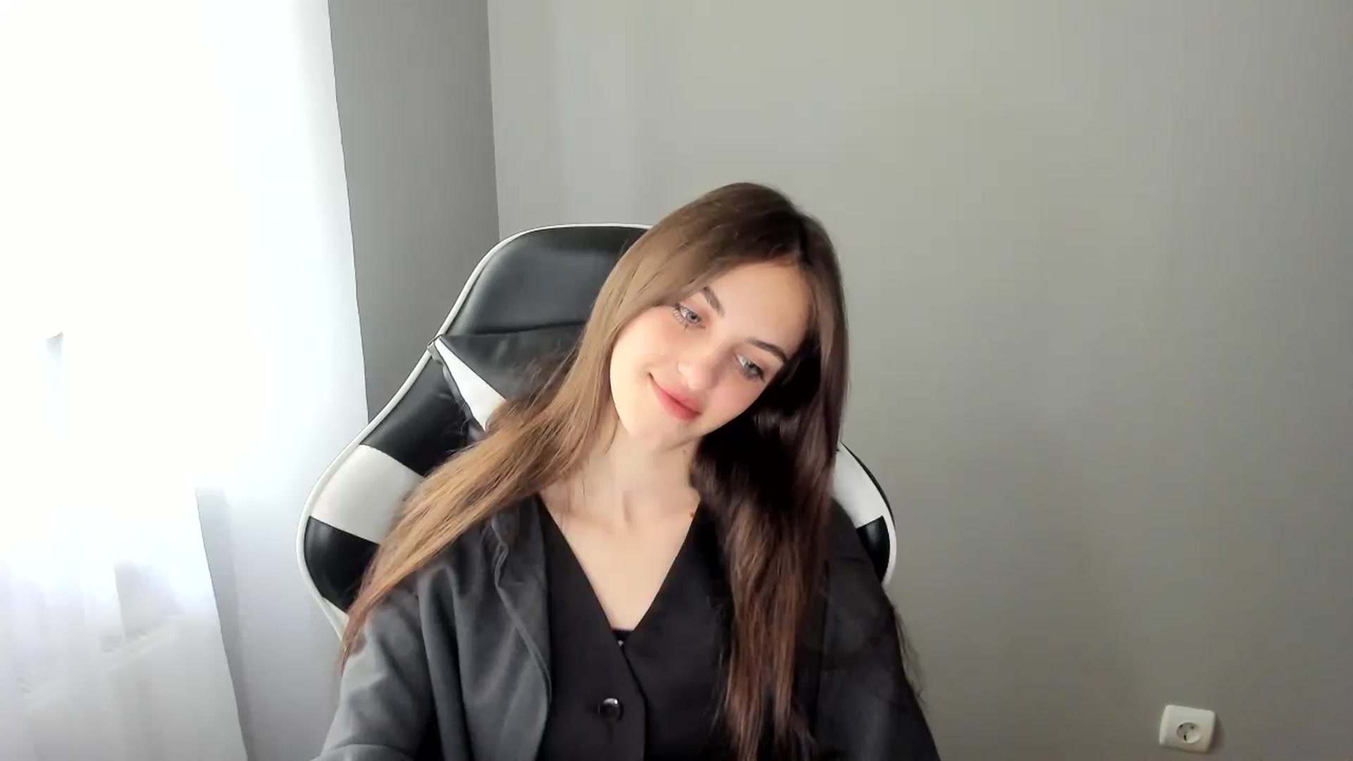 Gallery image thumbnail from Dashamoxy's myfreecams stream on, 06/01/2025, 11:39 image 20 of 20