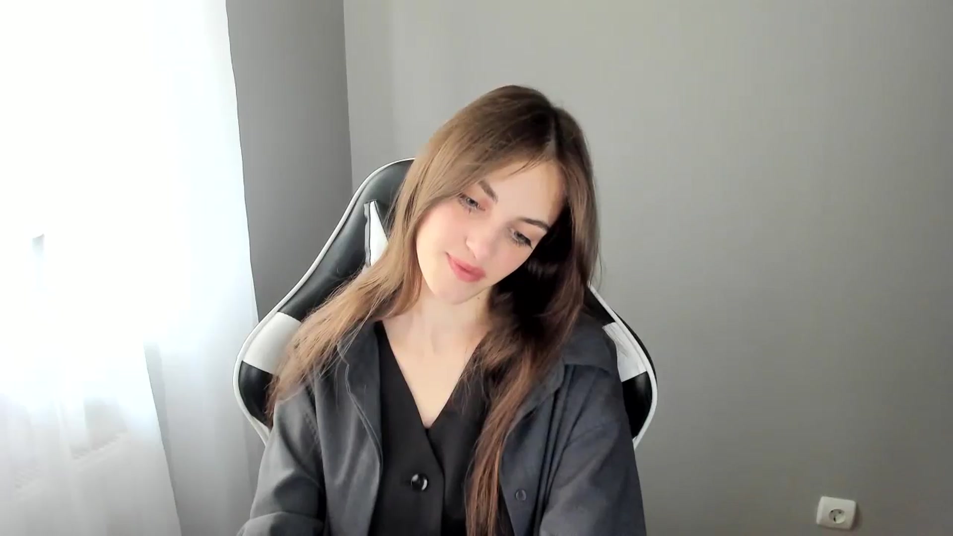 Gallery image thumbnail from Dashamoxy's myfreecams stream on, 06/01/2025, 11:39 image 2 of 20