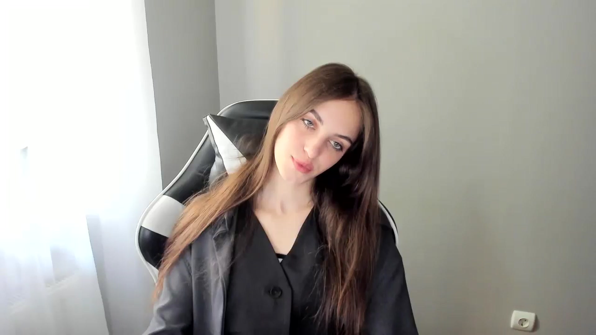 Gallery image thumbnail from Dashamoxy's myfreecams stream on, 06/01/2025, 12:17 image 20 of 20
