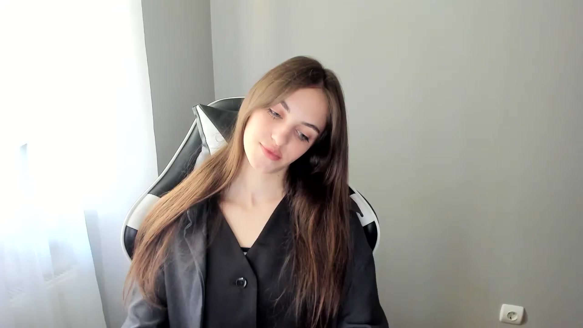 Gallery image thumbnail from Dashamoxy's myfreecams stream on, 06/01/2025, 12:17 image 17 of 20