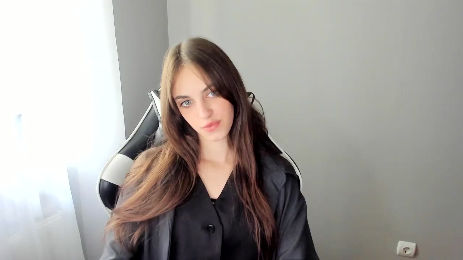 Gallery image thumbnail from Dashamoxy's myfreecams stream on, 06/01/2025, 12:17 image 19 of 20