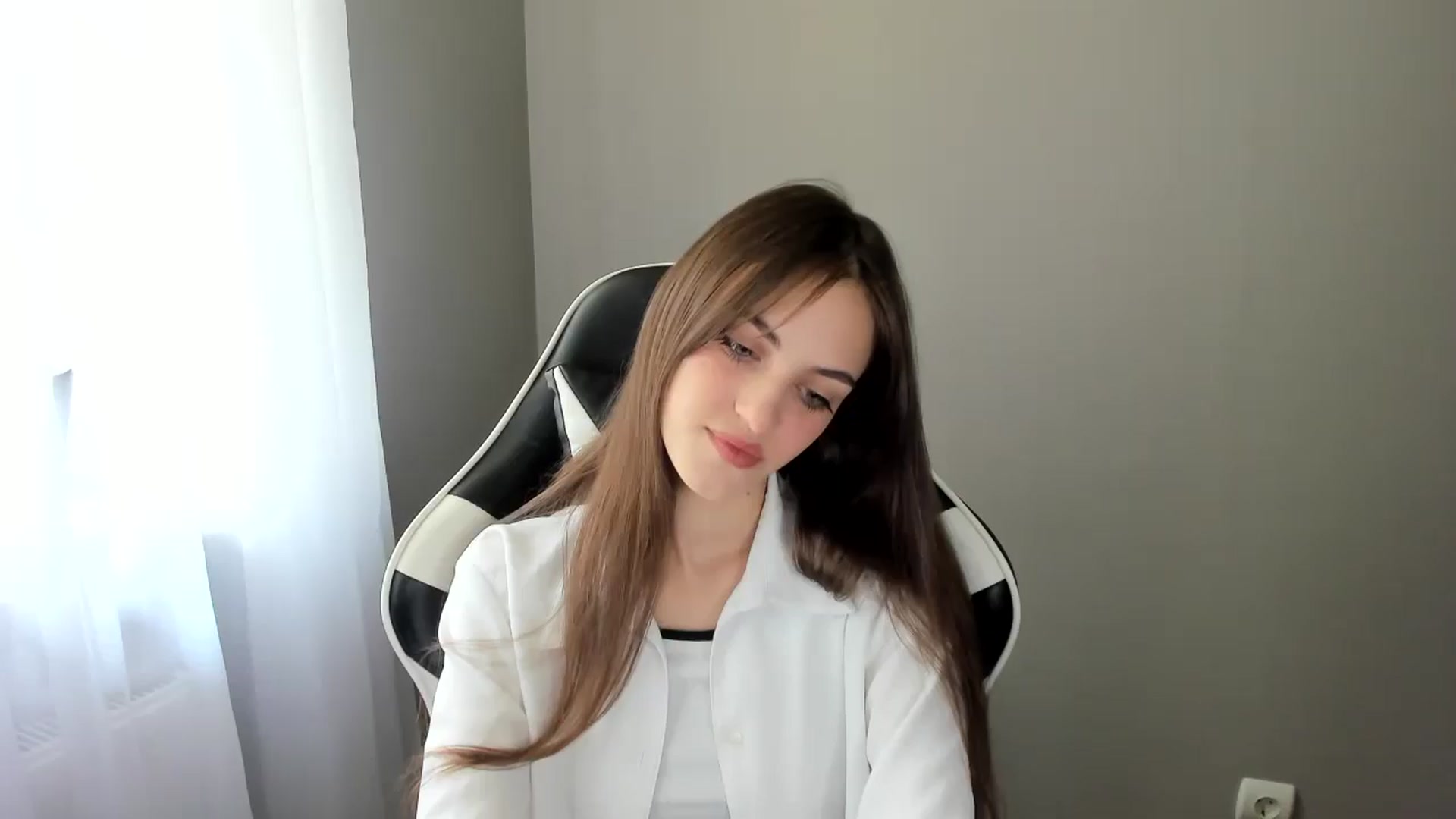 Gallery image thumbnail from Dashamoxy's myfreecams stream on, 06/02/2025, 08:51 image 7 of 20