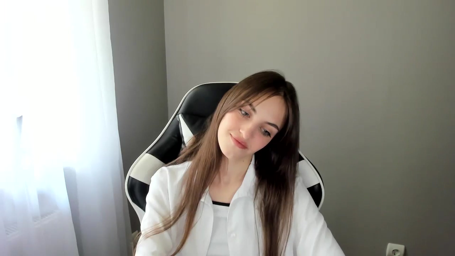 Gallery image thumbnail from Dashamoxy's myfreecams stream on, 06/02/2025, 08:51 image 16 of 20