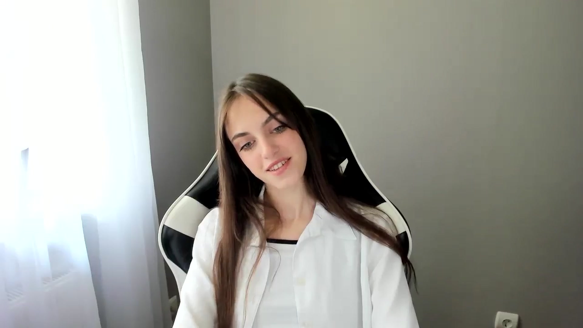 Gallery image thumbnail from Dashamoxy's myfreecams stream on, 06/02/2025, 08:51 image 18 of 20