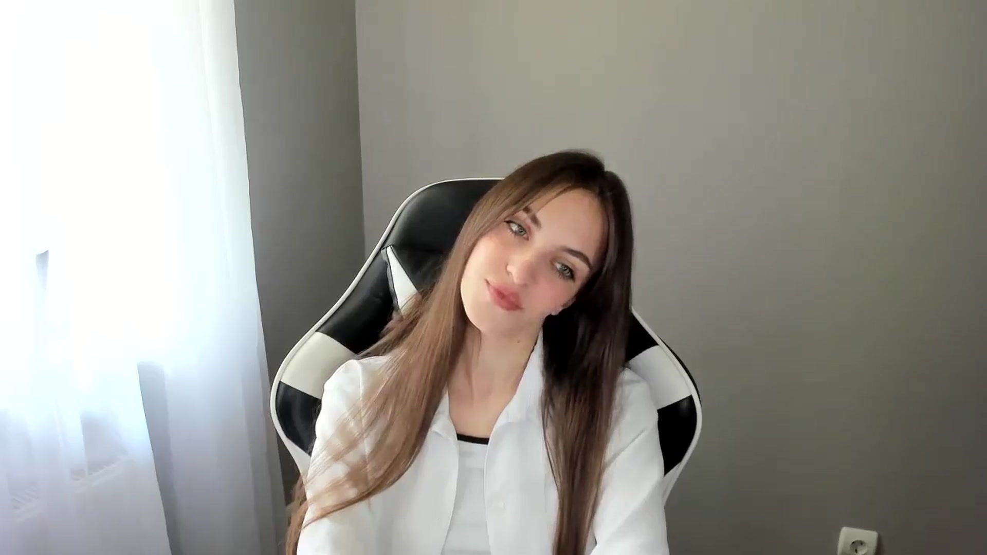 Gallery image thumbnail from Dashamoxy's myfreecams stream on, 06/02/2025, 08:51 image 14 of 20