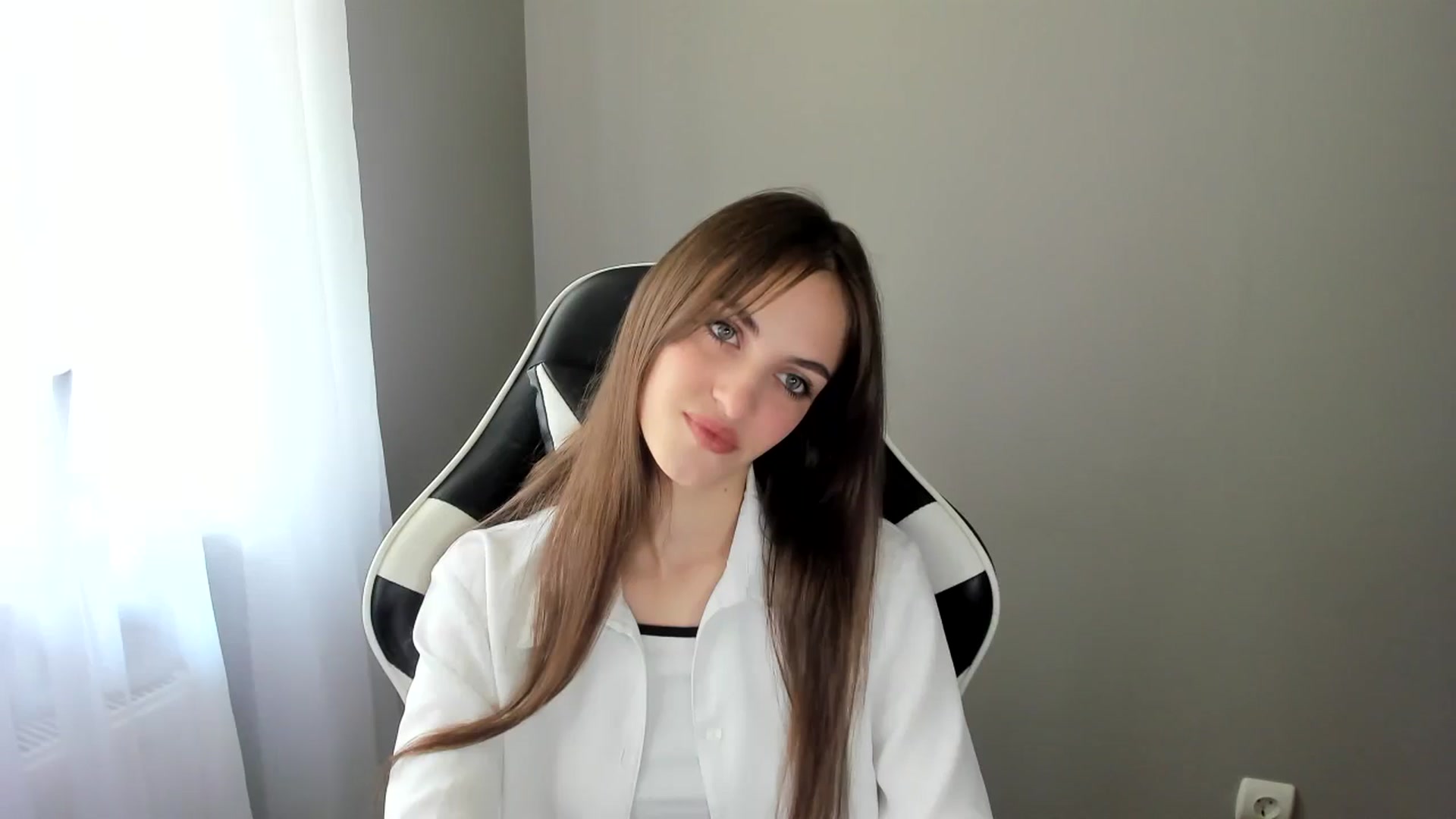 Gallery image thumbnail from Dashamoxy's myfreecams stream on, 06/02/2025, 08:51 image 12 of 20