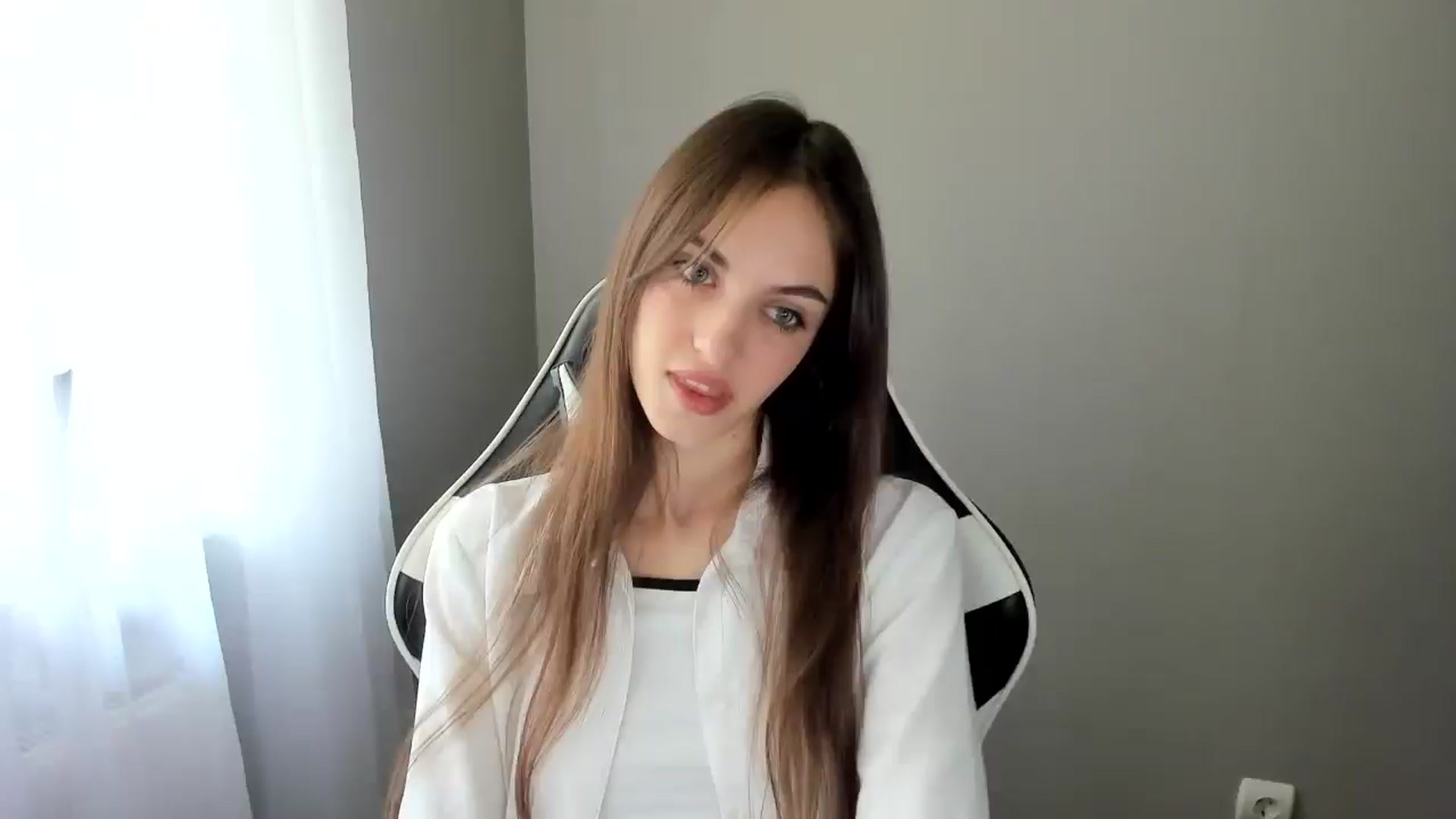 Gallery image thumbnail from Dashamoxy's myfreecams stream on, 06/02/2025, 08:51 image 4 of 20