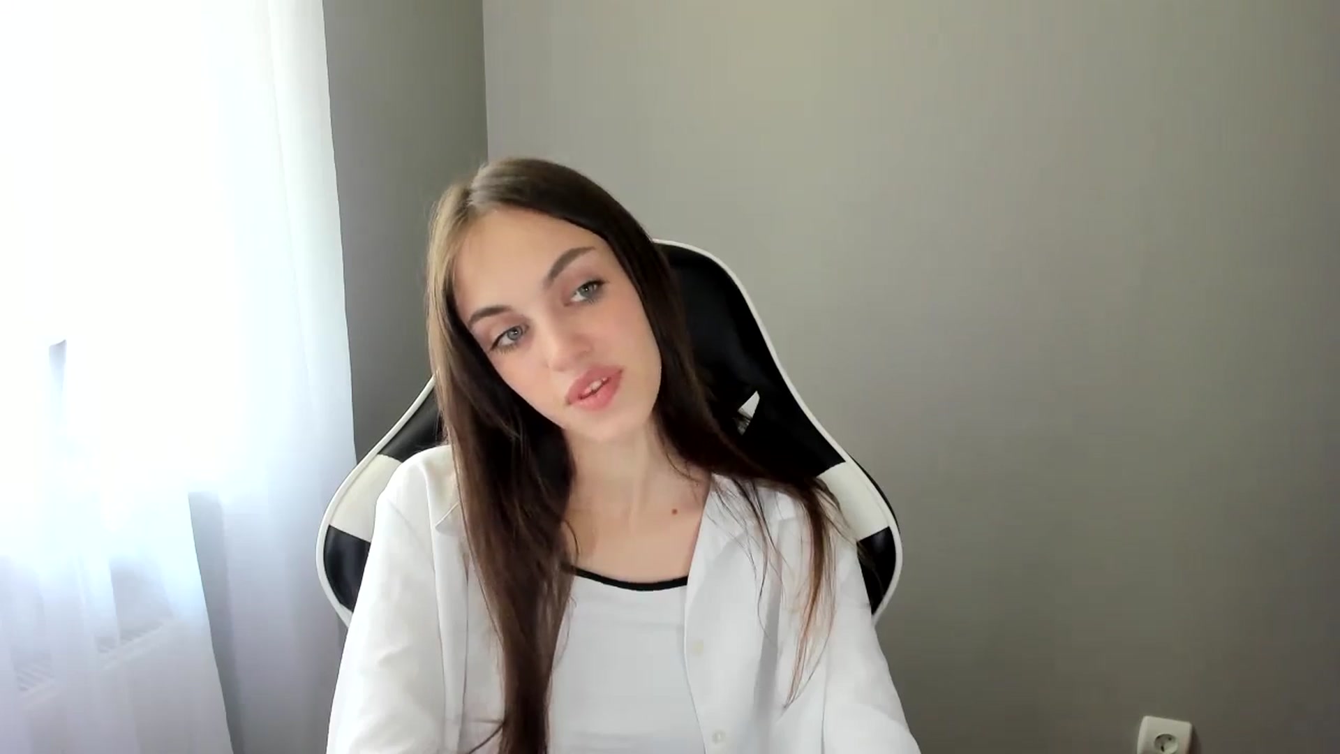 Gallery image thumbnail from Dashamoxy's myfreecams stream on, 06/02/2025, 10:20 image 3 of 20