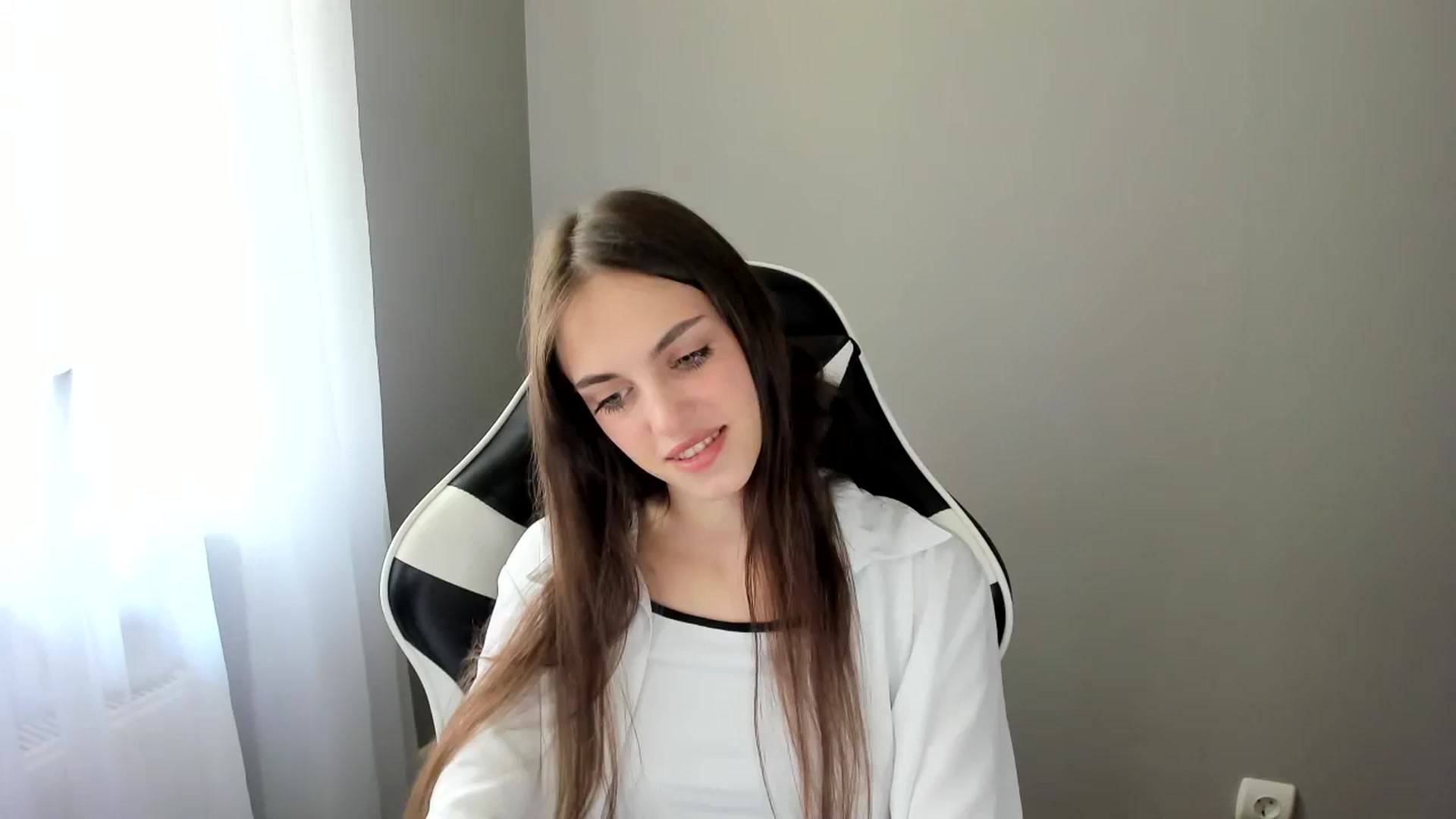 Gallery image thumbnail from Dashamoxy's myfreecams stream on, 06/02/2025, 10:20 image 2 of 20