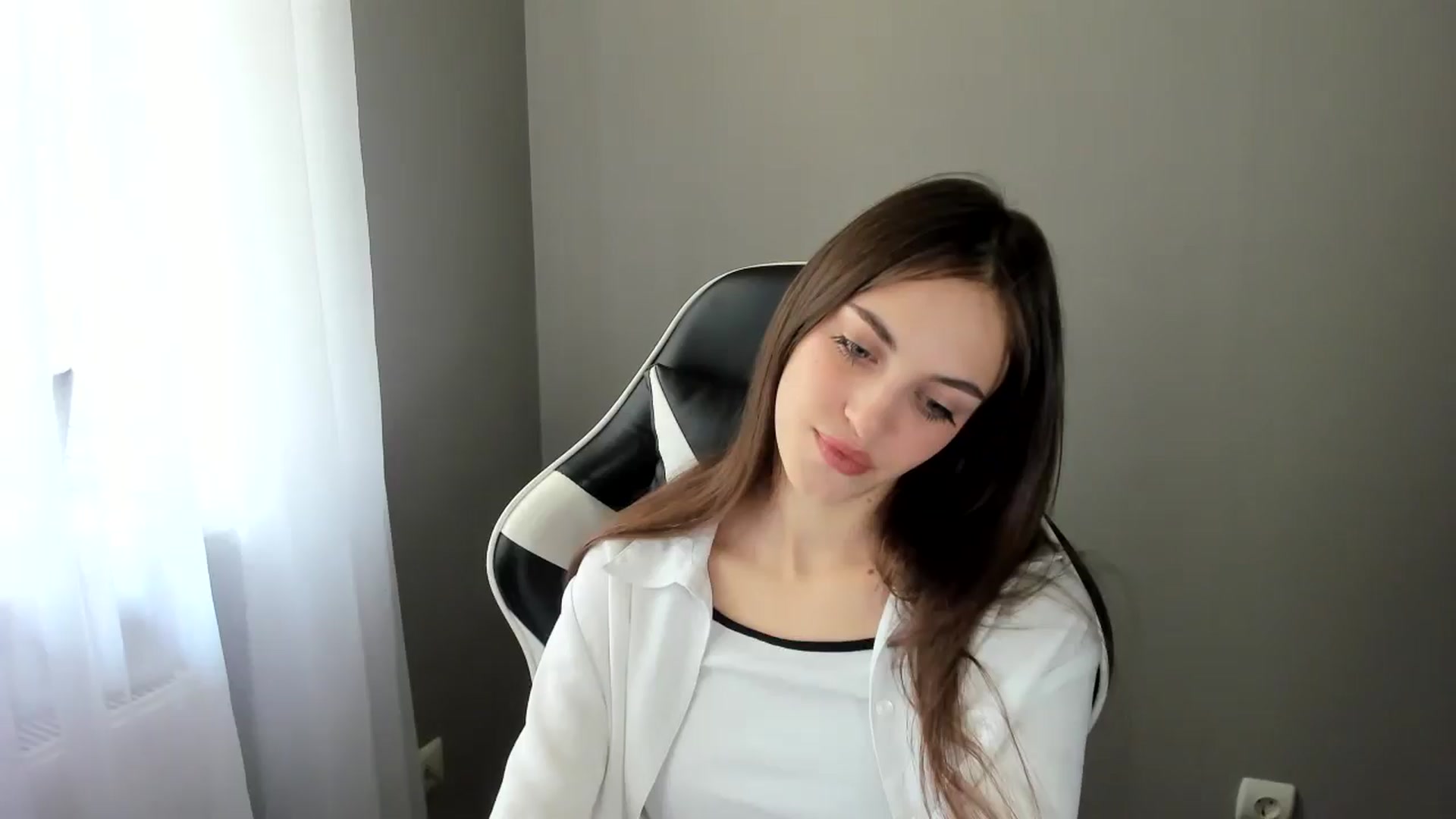 Gallery image thumbnail from Dashamoxy's myfreecams stream on, 06/02/2025, 10:20 image 1 of 20