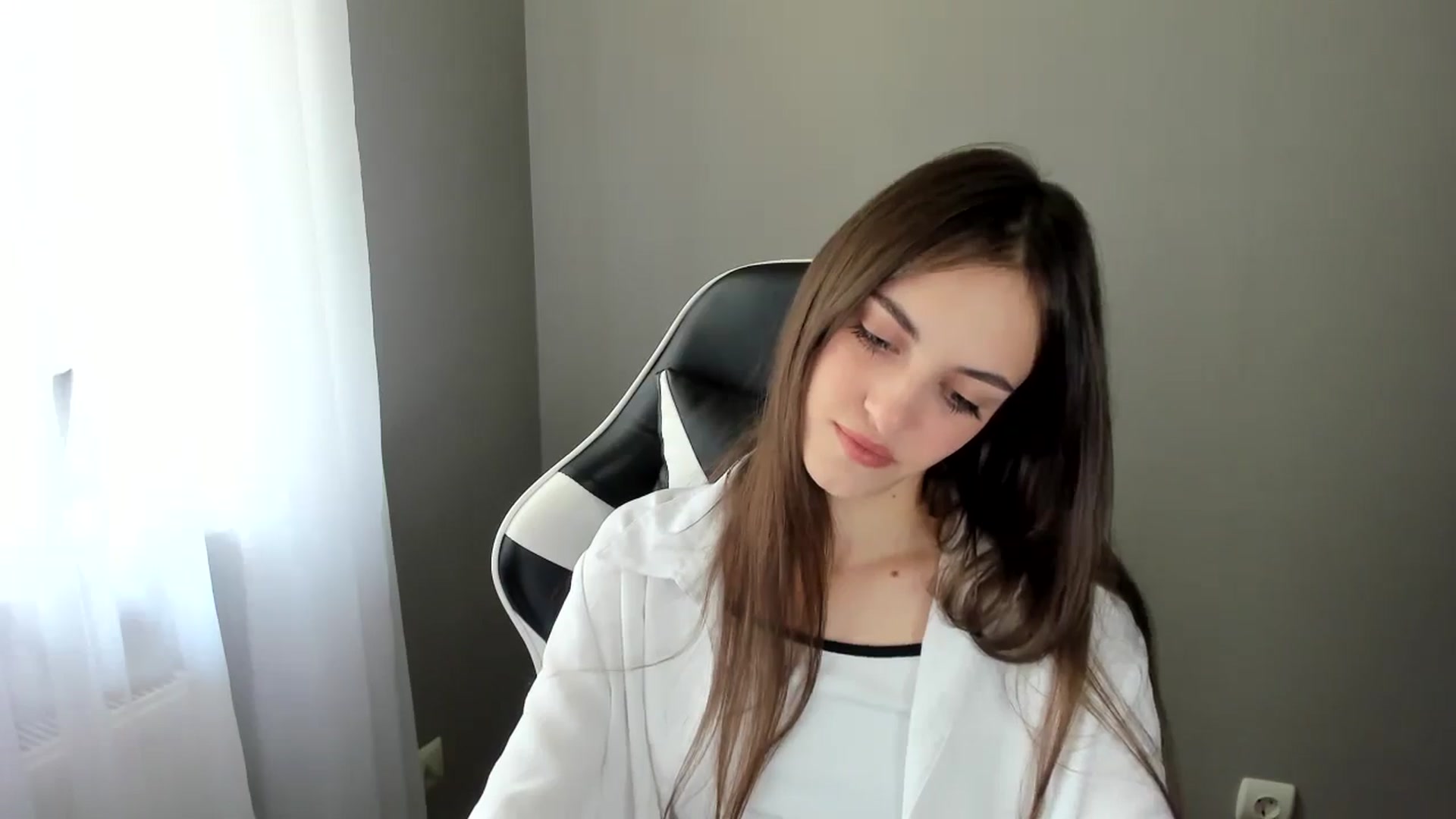 Gallery image thumbnail from Dashamoxy's myfreecams stream on, 06/02/2025, 10:20 image 7 of 20