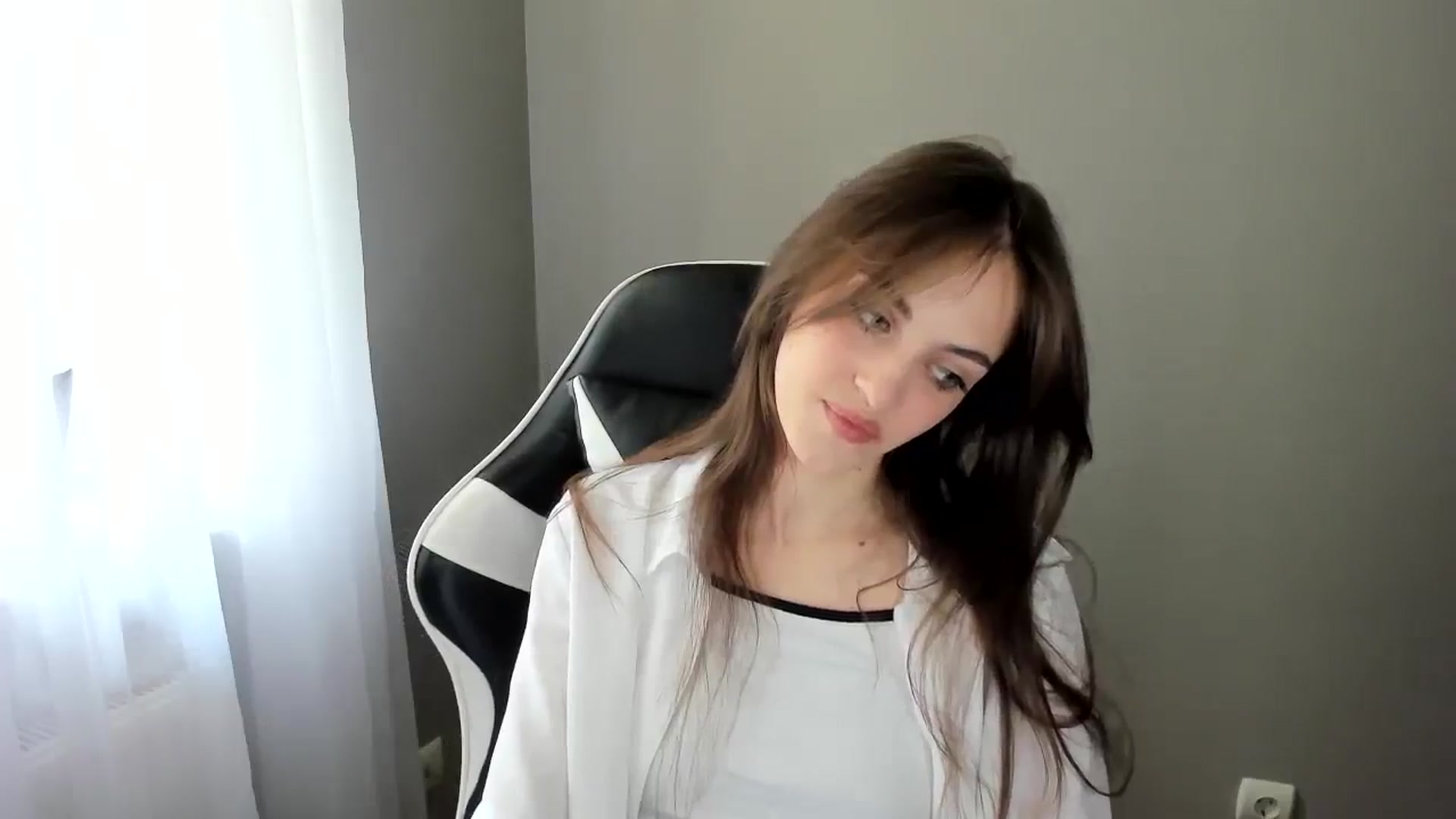 Gallery image thumbnail from Dashamoxy's myfreecams stream on, 06/02/2025, 10:20 image 12 of 20