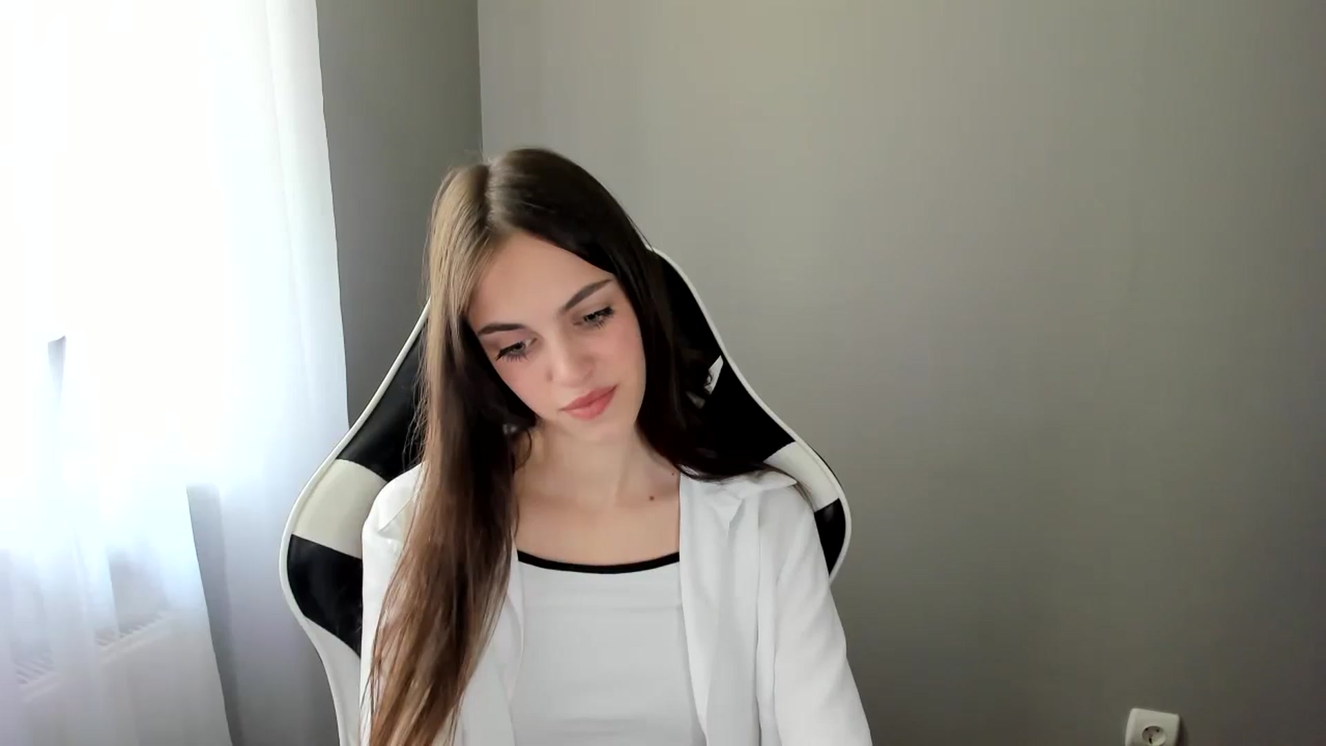 Gallery image thumbnail from Dashamoxy's myfreecams stream on, 06/02/2025, 10:20 image 9 of 20