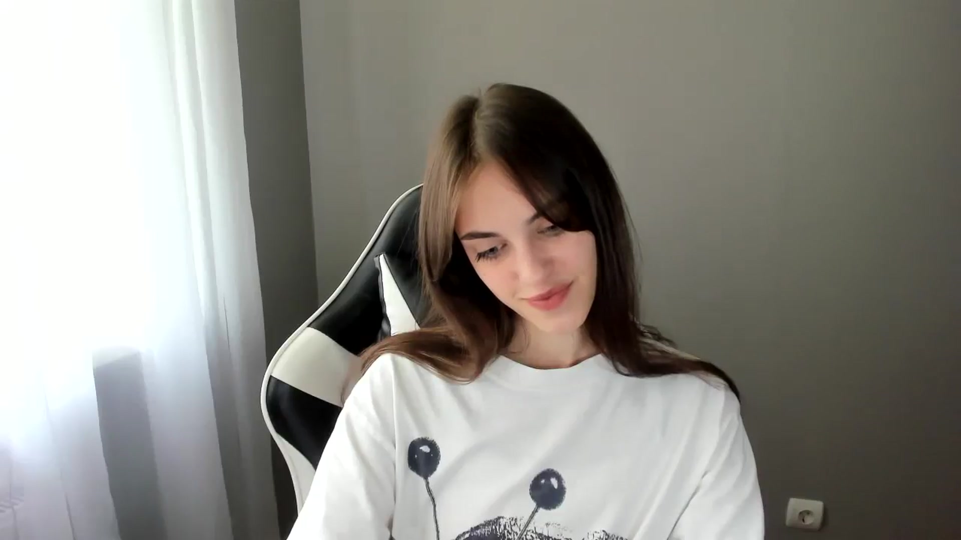 Gallery image thumbnail from Dashamoxy's myfreecams stream on, 06/03/2025, 09:14 image 6 of 20