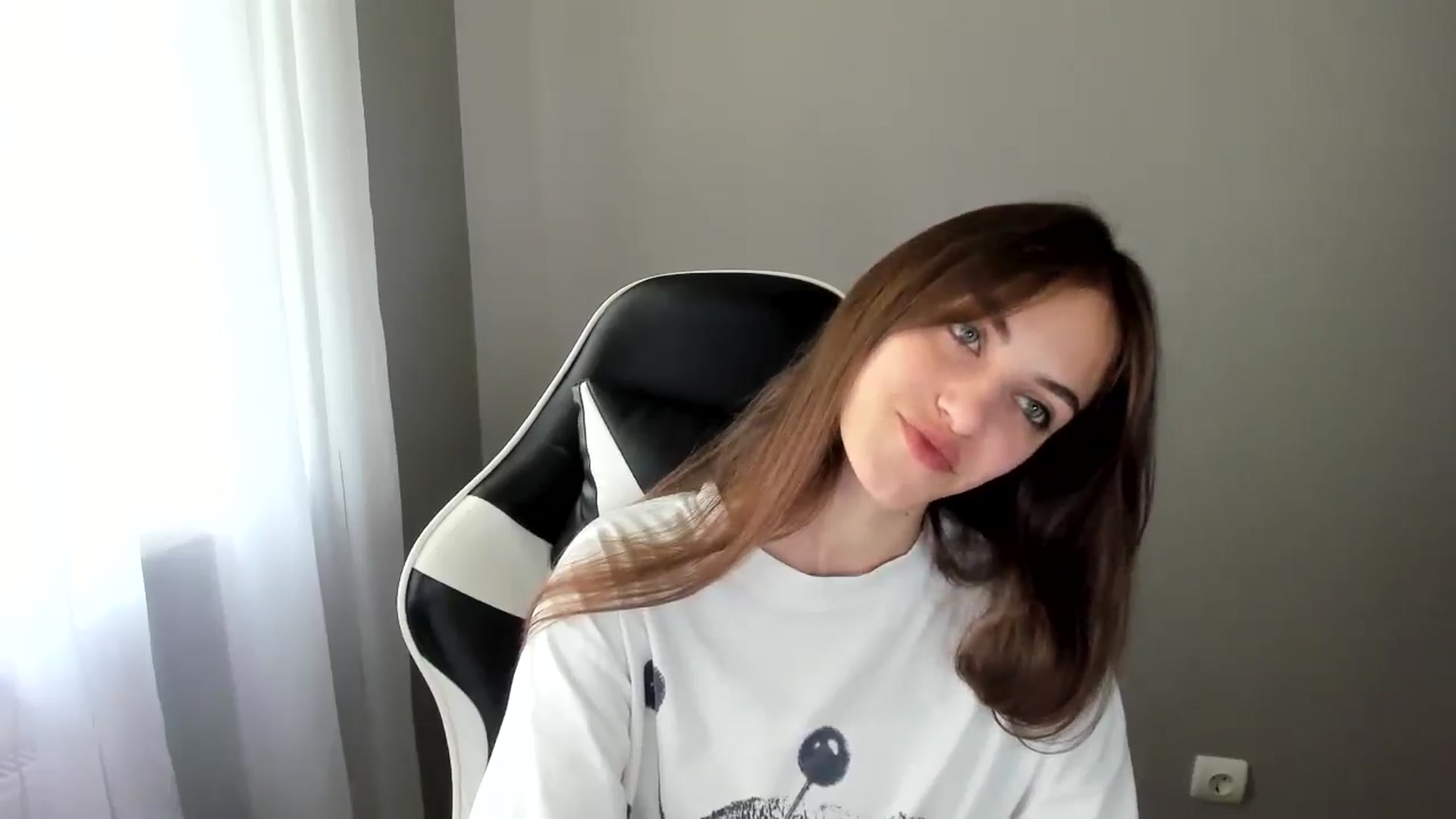 Gallery image thumbnail from Dashamoxy's myfreecams stream on, 06/03/2025, 09:14 image 2 of 20