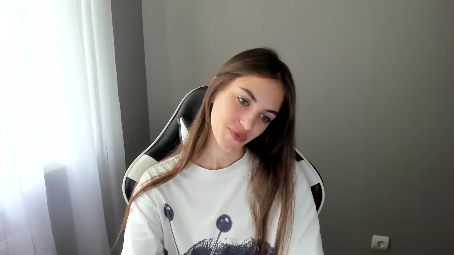 Gallery image thumbnail from Dashamoxy's myfreecams stream on, 06/03/2025, 09:14 image 9 of 20