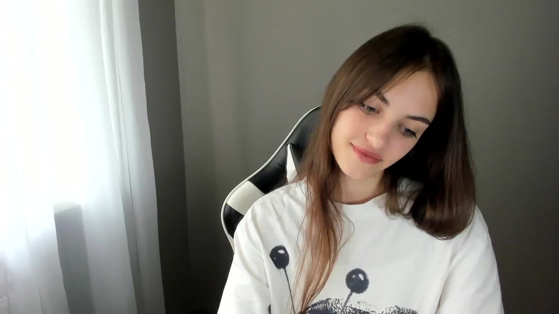 Gallery image thumbnail from Dashamoxy's myfreecams stream on, 06/03/2025, 09:14 image 20 of 20