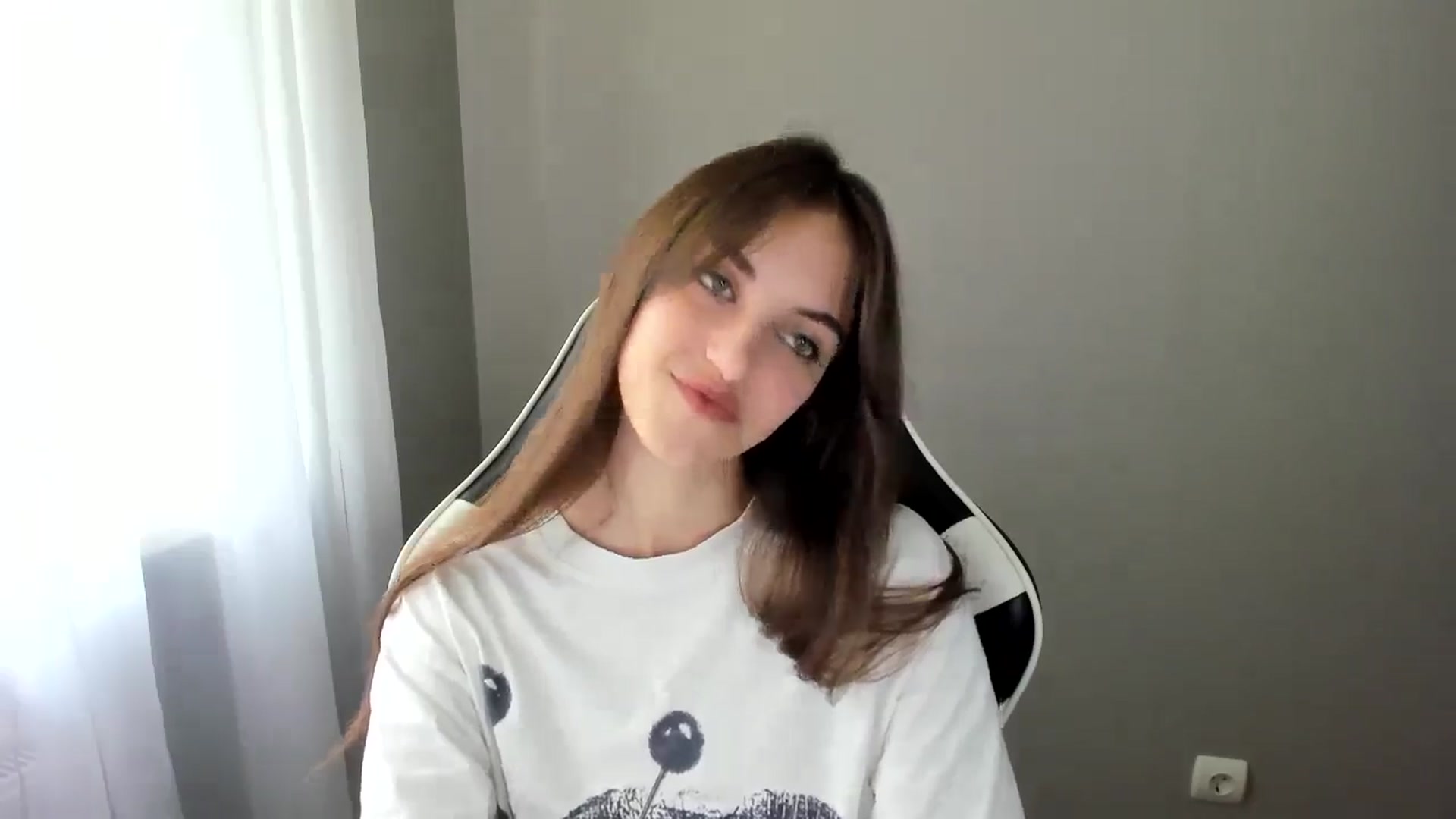 Gallery image thumbnail from Dashamoxy's myfreecams stream on, 06/03/2025, 09:14 image 3 of 20
