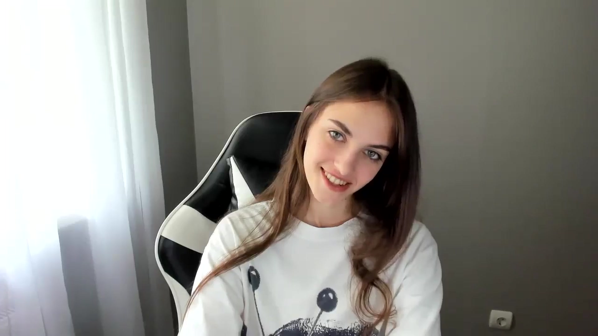Gallery image thumbnail from Dashamoxy's myfreecams stream on, 06/03/2025, 09:14 image 10 of 20