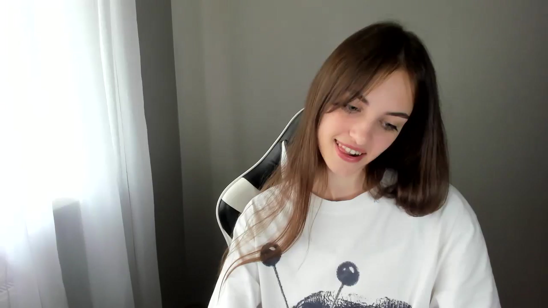 Gallery image thumbnail from Dashamoxy's myfreecams stream on, 06/03/2025, 09:14 image 19 of 20