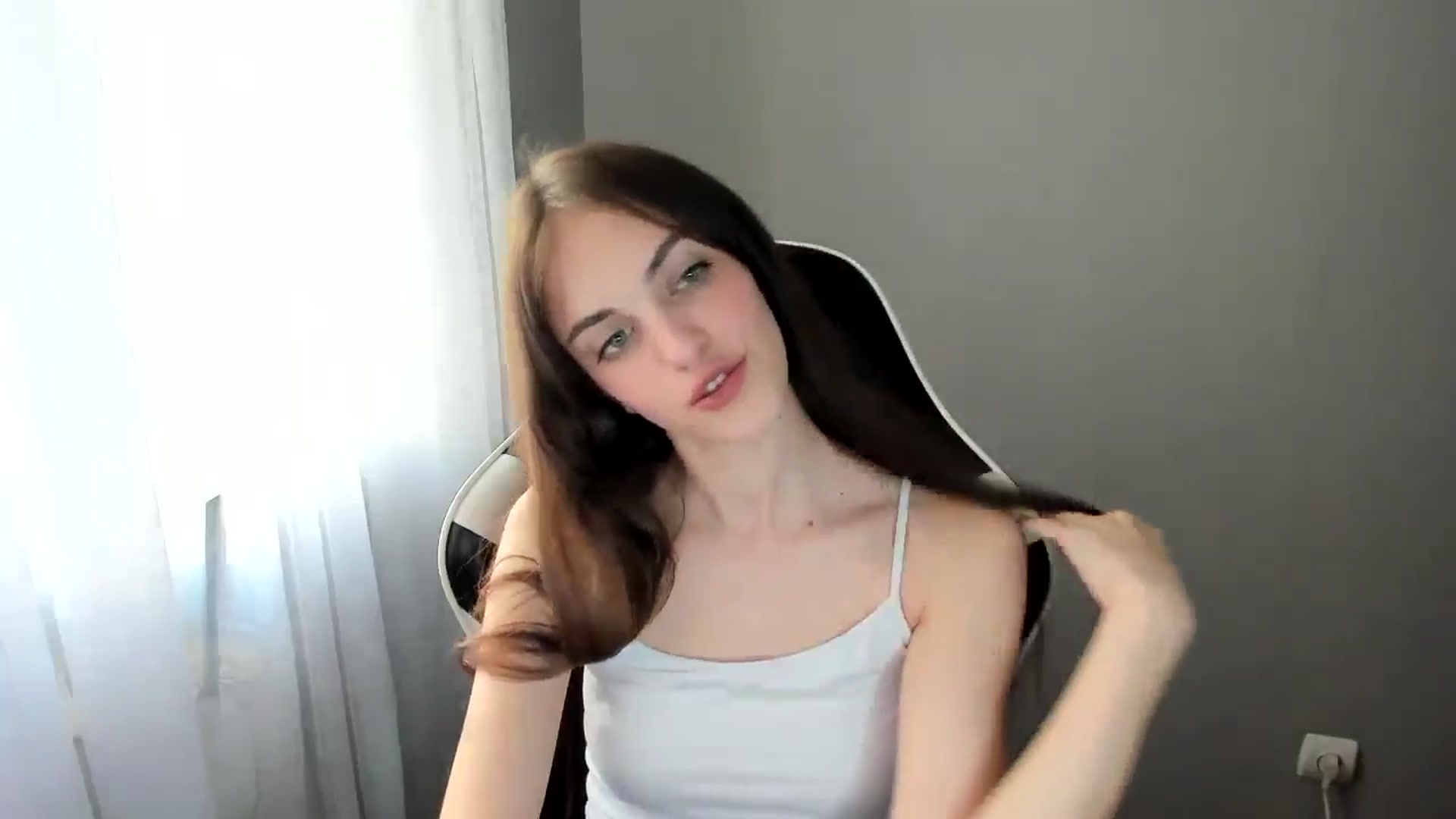 Gallery image thumbnail from Dashamoxy's myfreecams stream on, 06/07/2025, 15:43 image 5 of 20