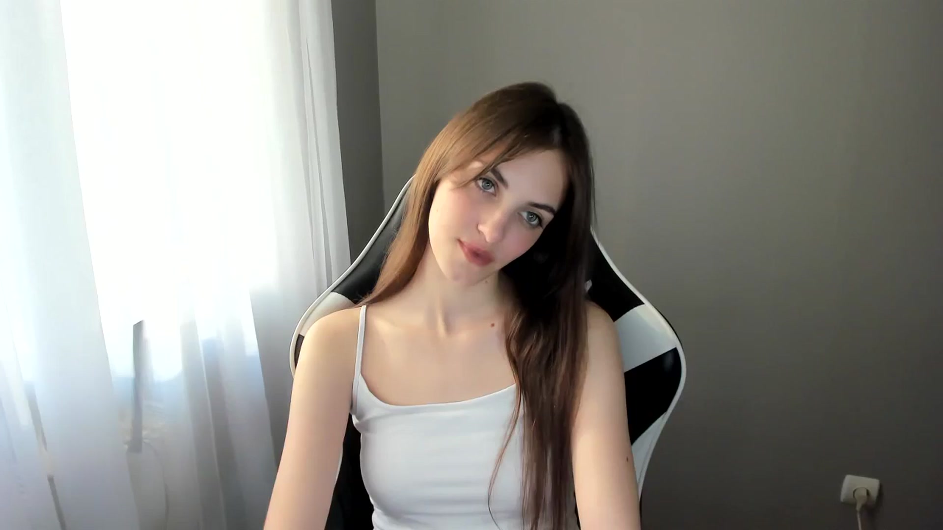 Gallery image thumbnail from Dashamoxy's myfreecams stream on, 06/07/2025, 15:43 image 11 of 20