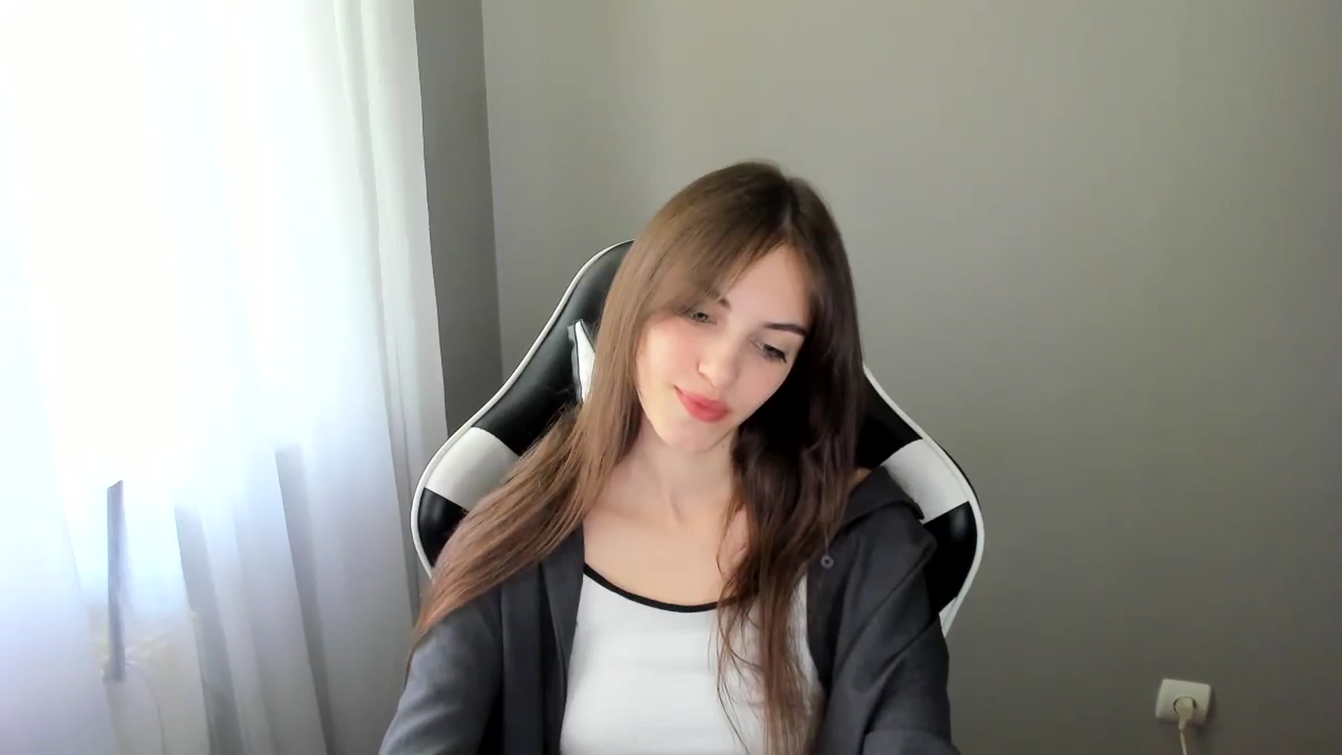 Gallery image thumbnail from Dashamoxy's myfreecams stream on, 06/08/2025, 11:25 image 6 of 20