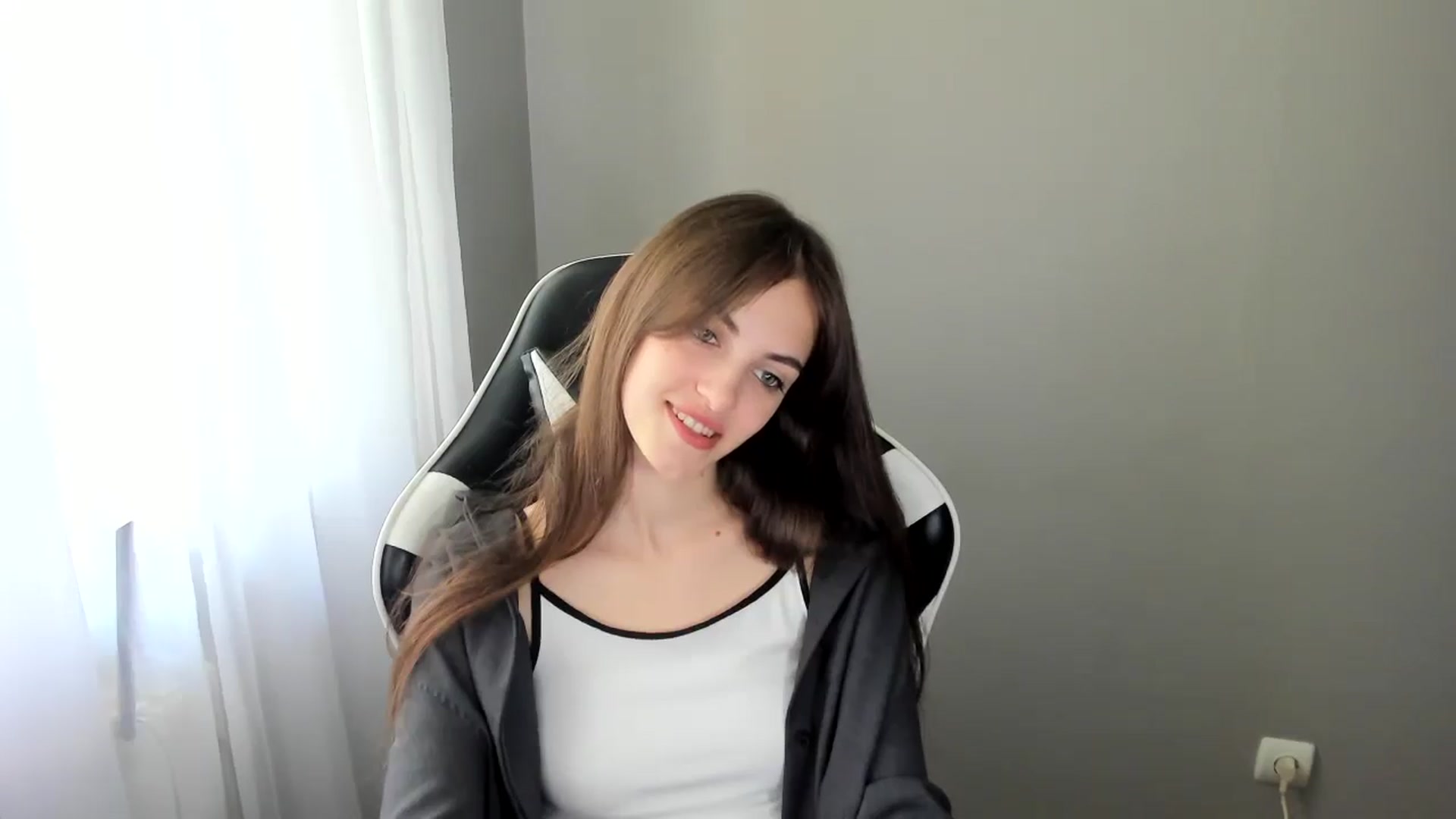 Gallery image thumbnail from Dashamoxy's myfreecams stream on, 06/08/2025, 11:25 image 20 of 20