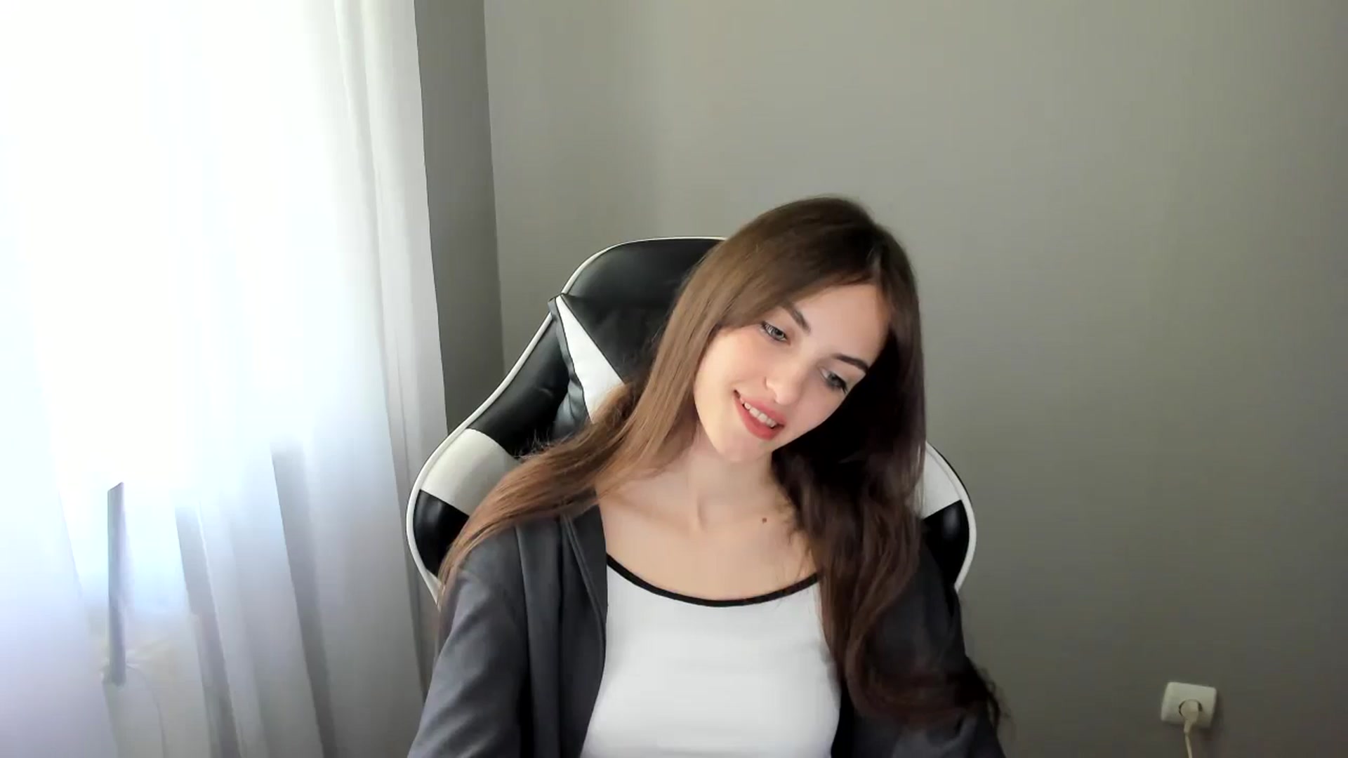 Gallery image thumbnail from Dashamoxy's myfreecams stream on, 06/08/2025, 11:25 image 14 of 20