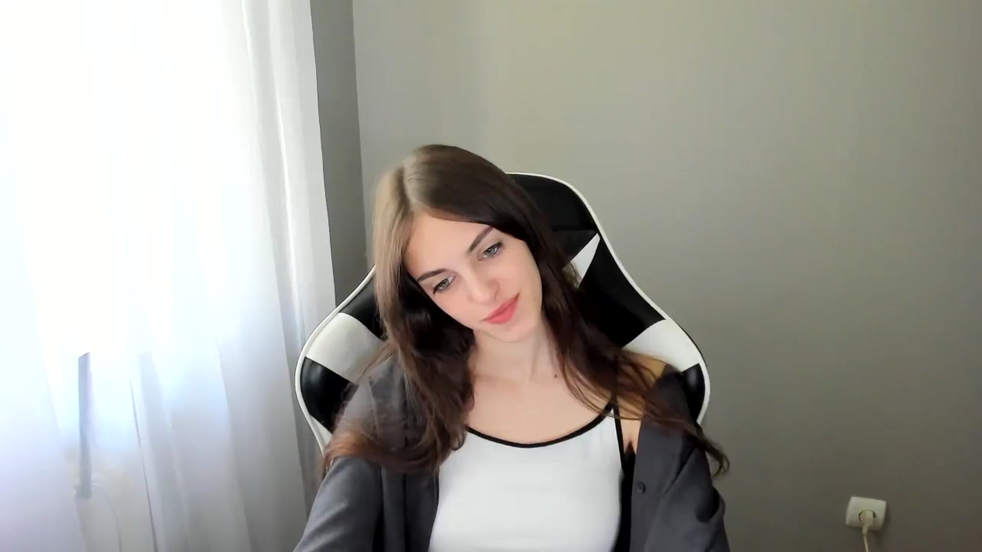 Gallery image thumbnail from Dashamoxy's myfreecams stream on, 06/08/2025, 11:25 image 17 of 20