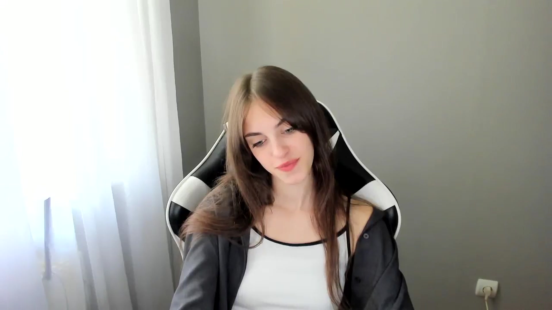 Gallery image thumbnail from Dashamoxy's myfreecams stream on, 06/08/2025, 11:25 image 12 of 20