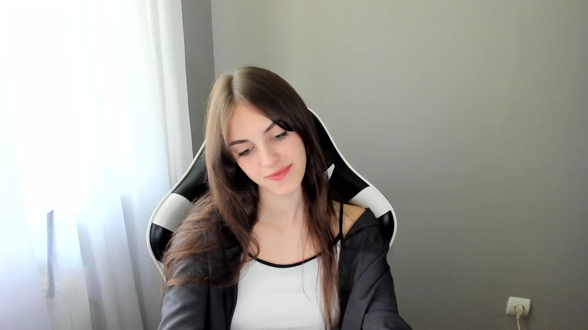 Gallery image thumbnail from Dashamoxy's myfreecams stream on, 06/08/2025, 11:25 image 5 of 20