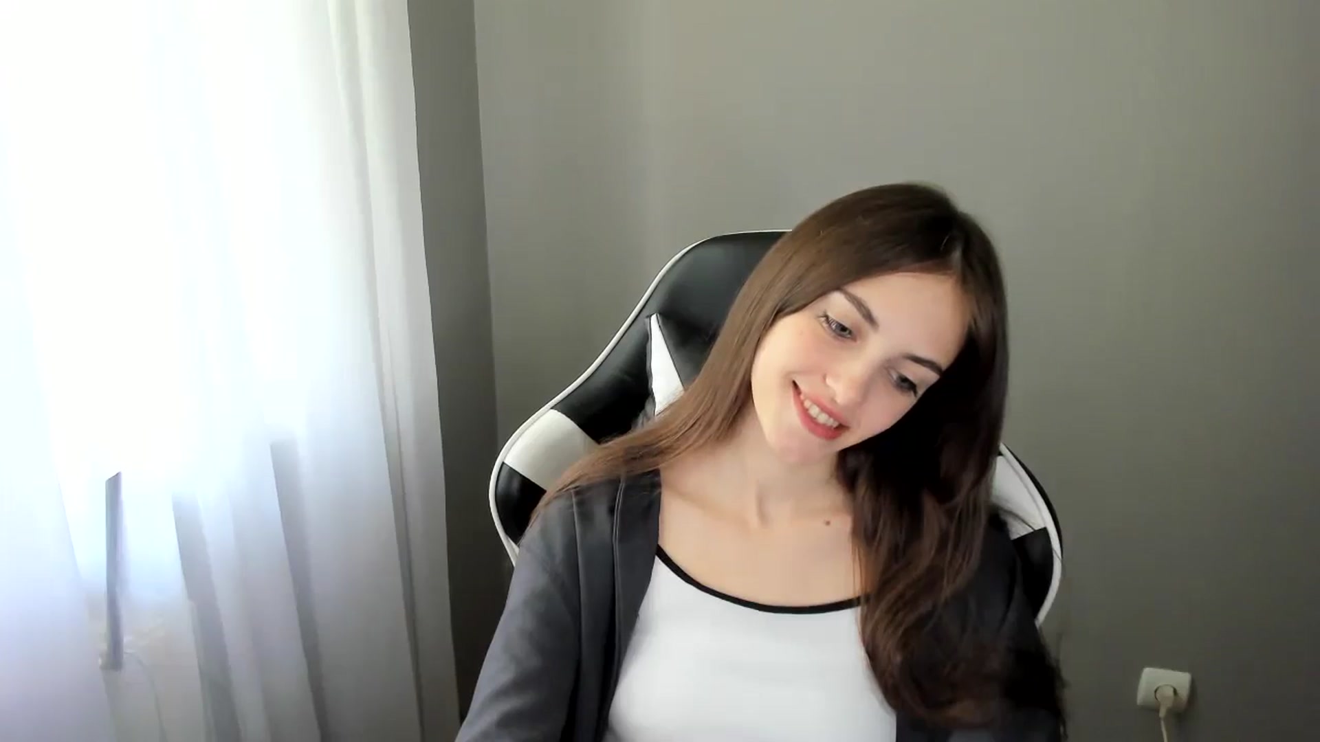 Gallery image thumbnail from Dashamoxy's myfreecams stream on, 06/08/2025, 11:25 image 9 of 20
