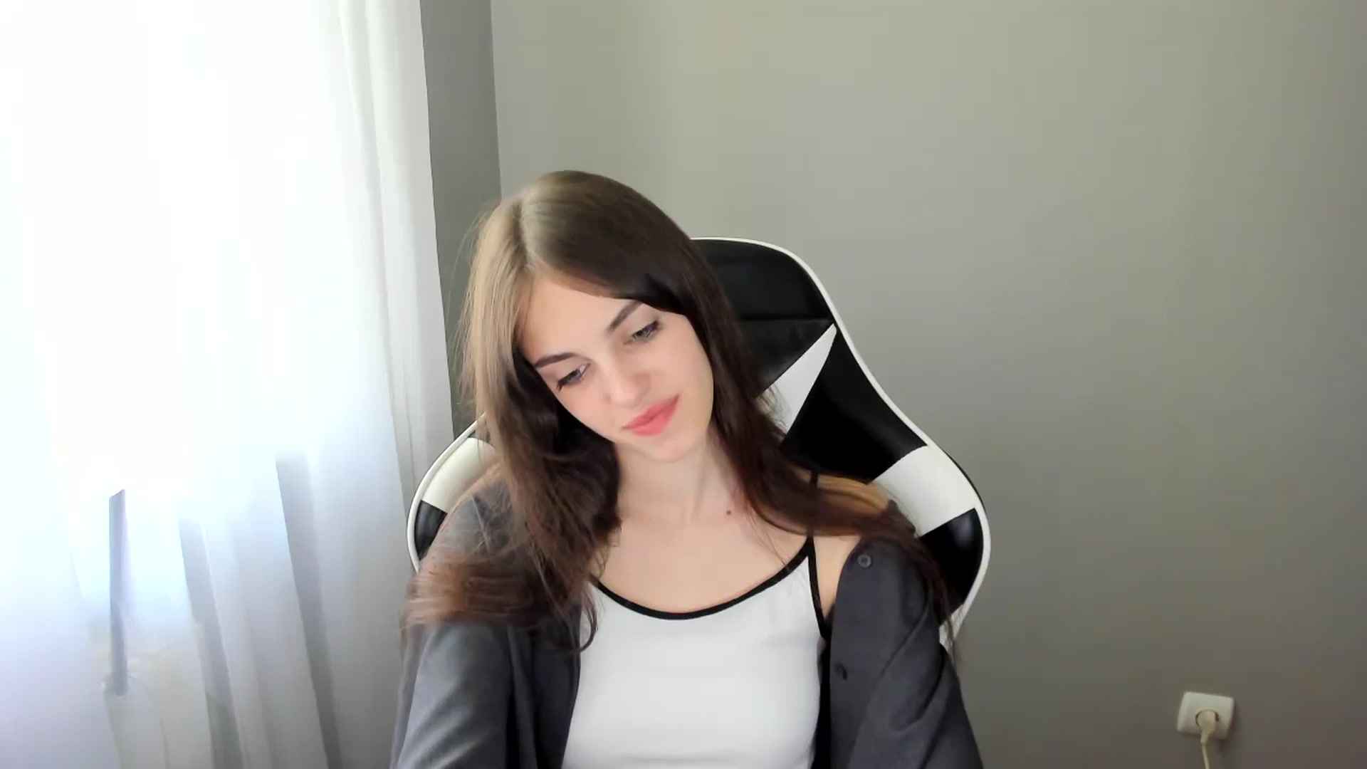 Gallery image thumbnail from Dashamoxy's myfreecams stream on, 06/08/2025, 11:25 image 13 of 20