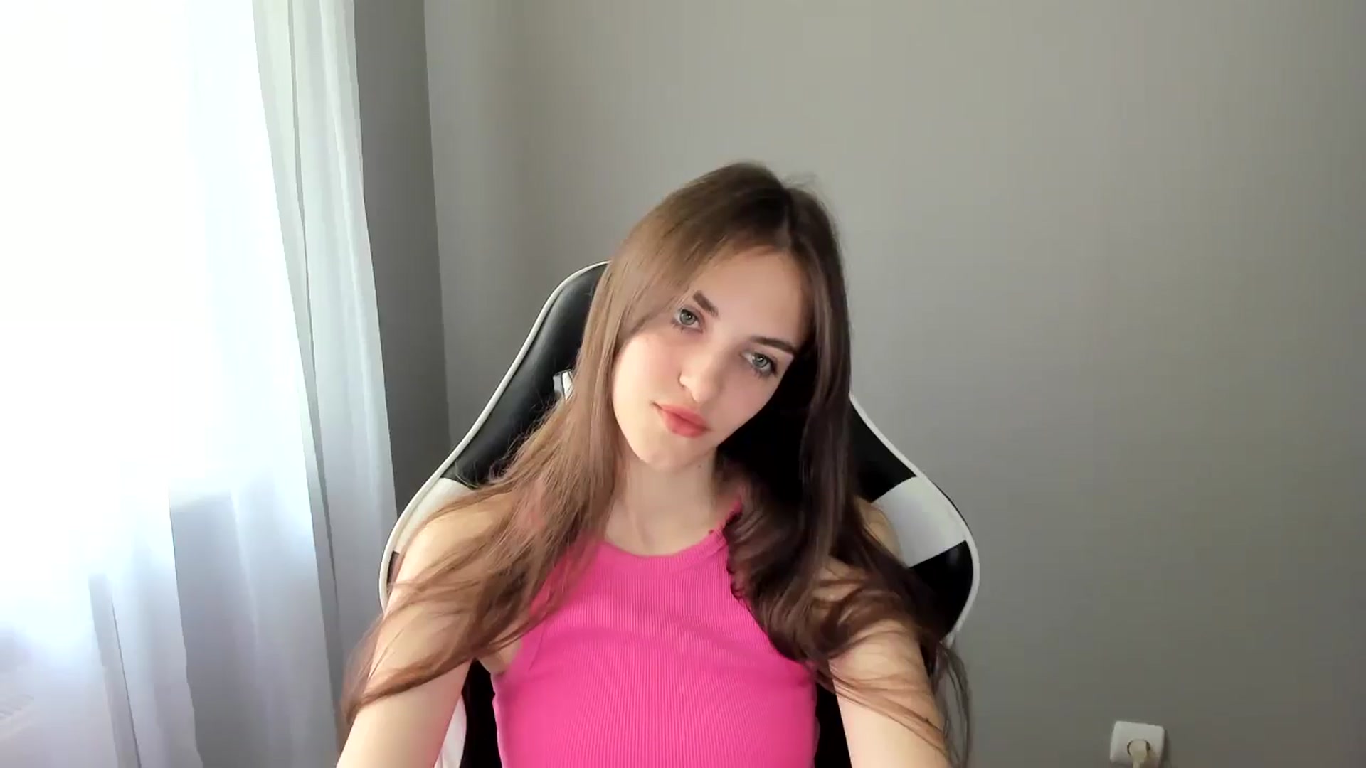 Gallery image thumbnail from Dashamoxy's myfreecams stream on, 06/09/2025, 08:32 image 4 of 20