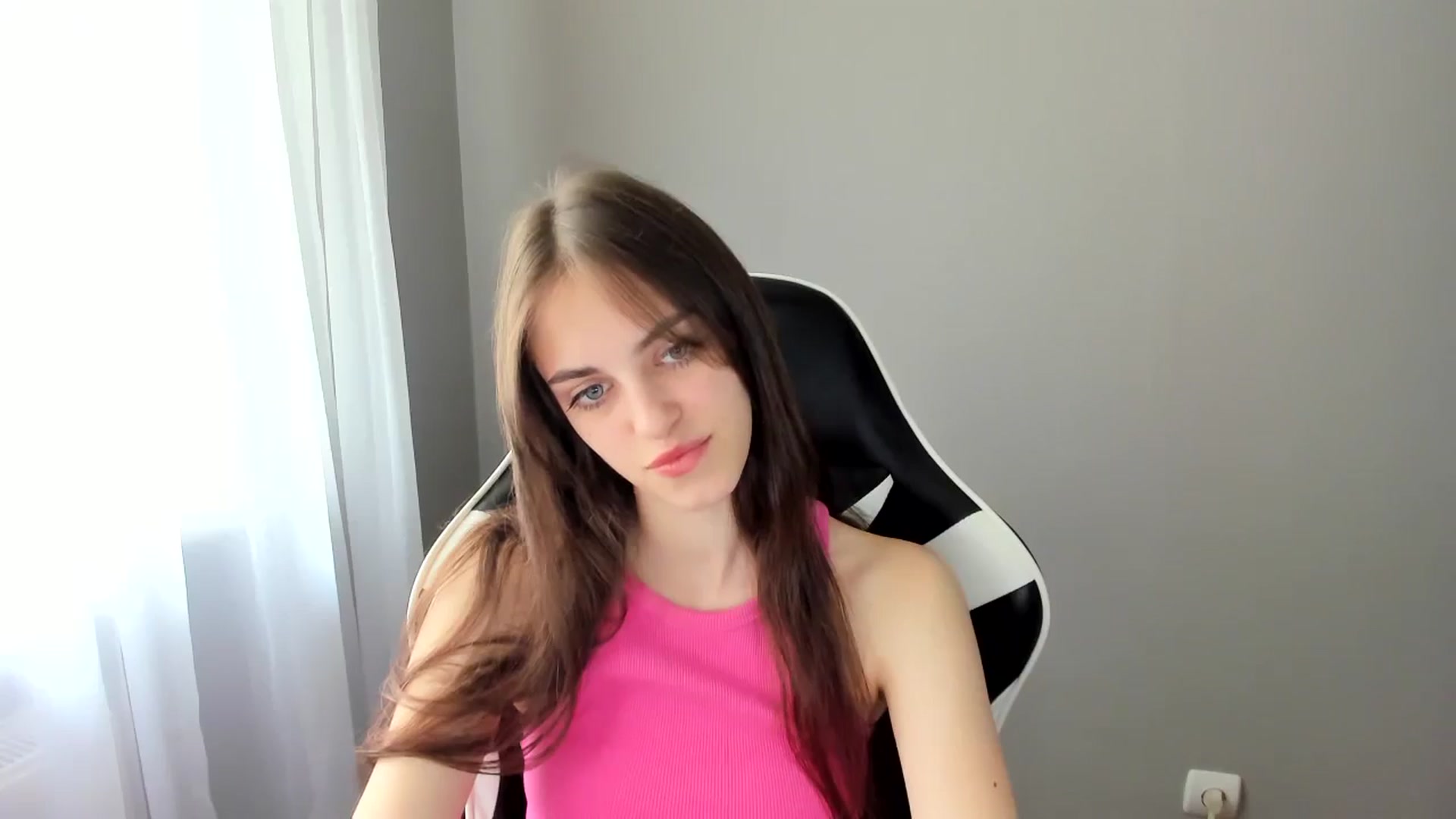 Gallery image thumbnail from Dashamoxy's myfreecams stream on, 06/09/2025, 08:32 image 2 of 20