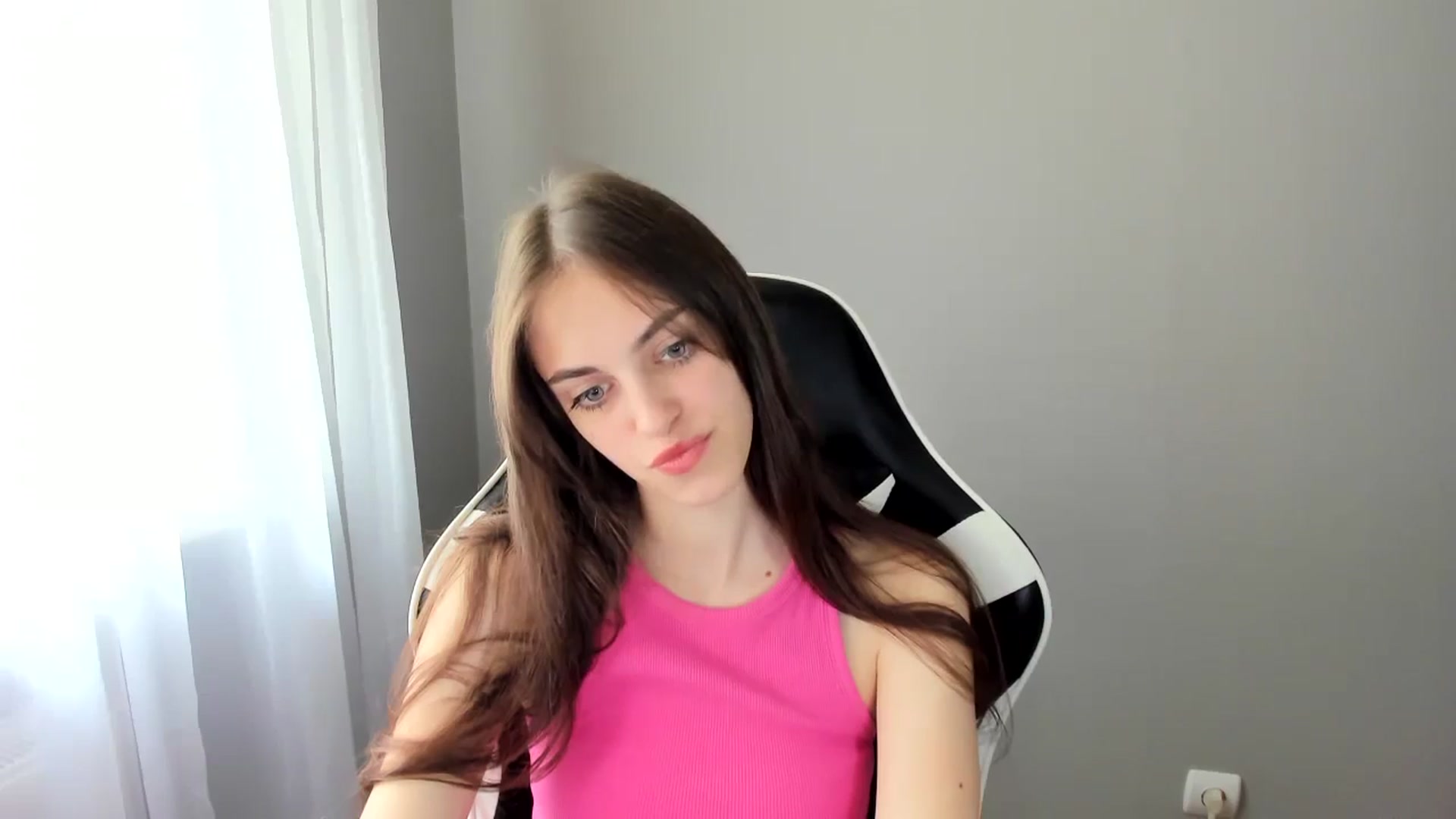 Gallery image thumbnail from Dashamoxy's myfreecams stream on, 06/09/2025, 08:32 image 3 of 20