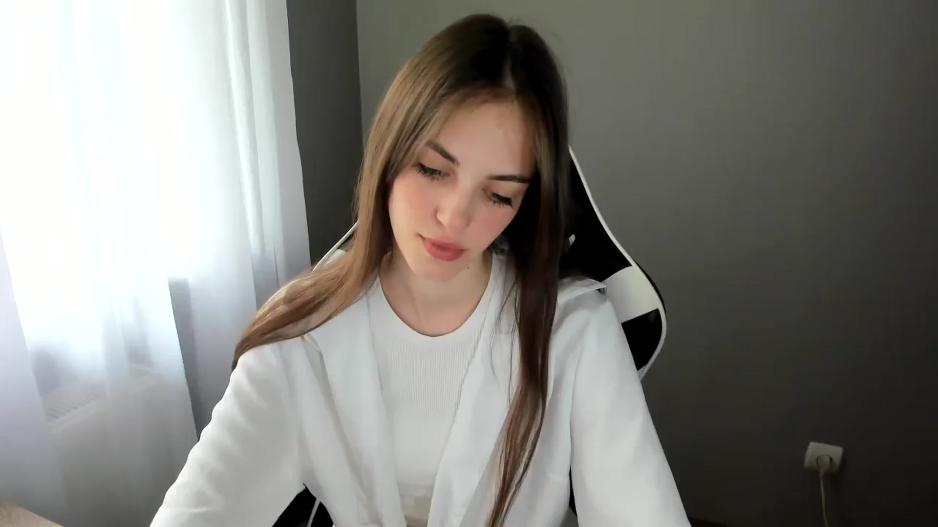 Gallery image thumbnail from Dashamoxy's myfreecams stream on, 06/11/2025, 12:20 image 1 of 20