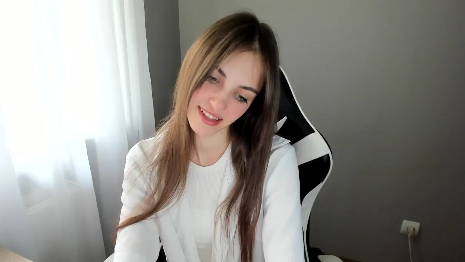 Gallery image thumbnail from Dashamoxy's myfreecams stream on, 06/11/2025, 12:20 image 11 of 20