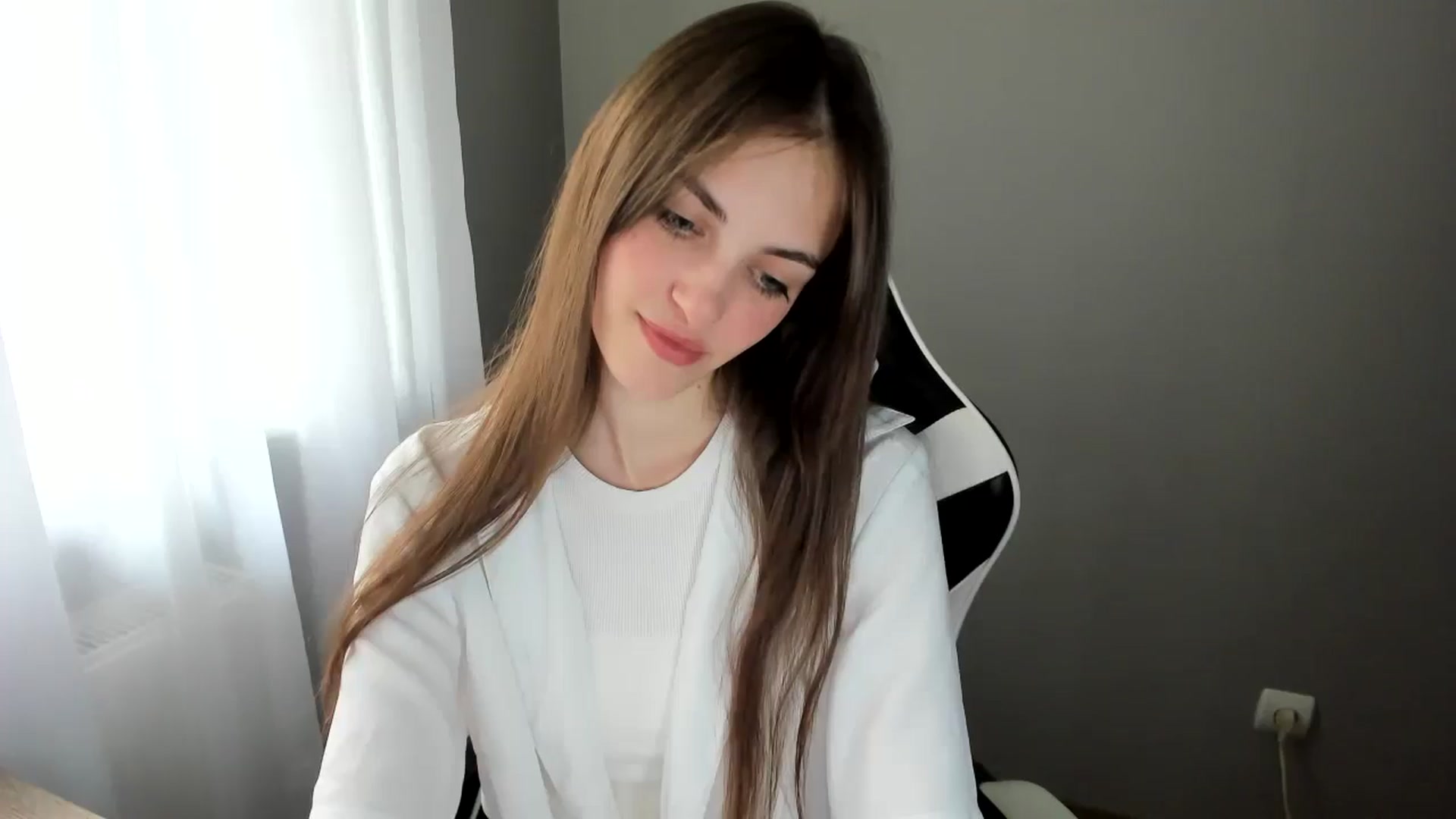Gallery image thumbnail from Dashamoxy's myfreecams stream on, 06/11/2025, 12:20 image 10 of 20