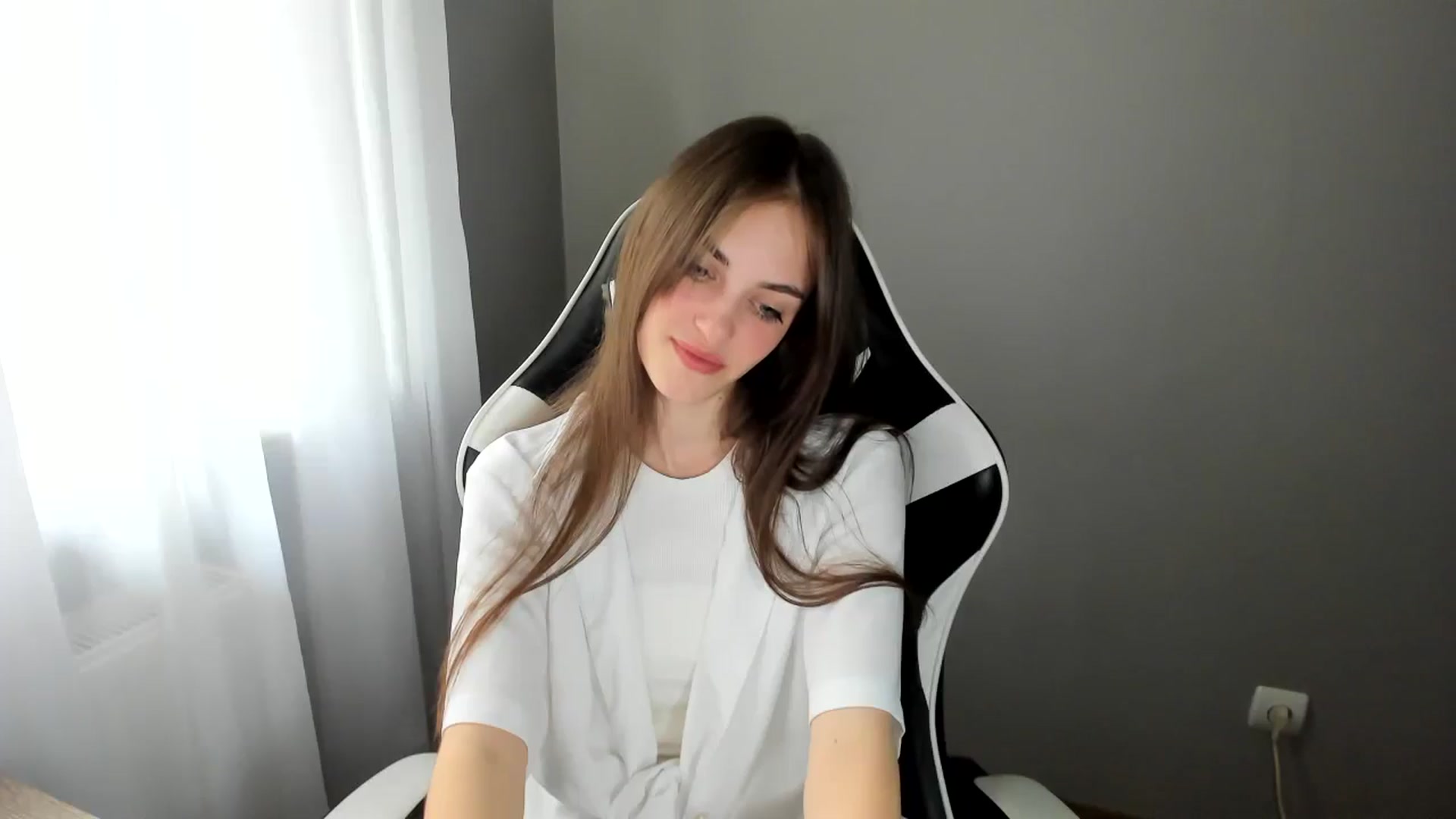 Gallery image thumbnail from Dashamoxy's myfreecams stream on, 06/11/2025, 12:20 image 6 of 20