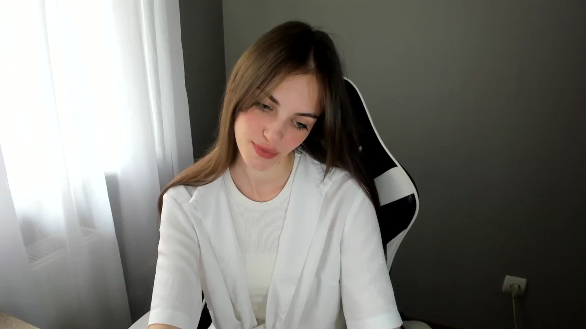 Gallery image thumbnail from Dashamoxy's myfreecams stream on, 06/11/2025, 12:20 image 5 of 20