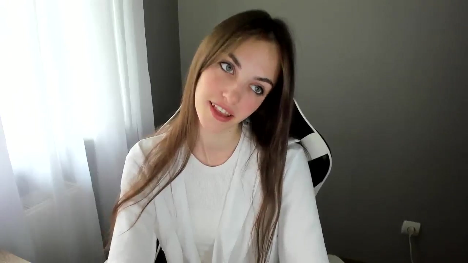 Gallery image thumbnail from Dashamoxy's myfreecams stream on, 06/11/2025, 12:20 image 2 of 20