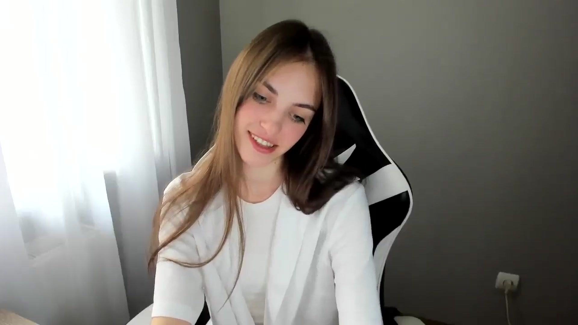 Gallery image thumbnail from Dashamoxy's myfreecams stream on, 06/11/2025, 12:20 image 9 of 20