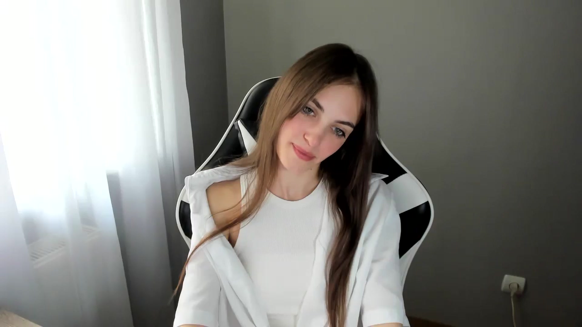 Gallery image thumbnail from Dashamoxy's myfreecams stream on, 06/11/2025, 12:20 image 16 of 20