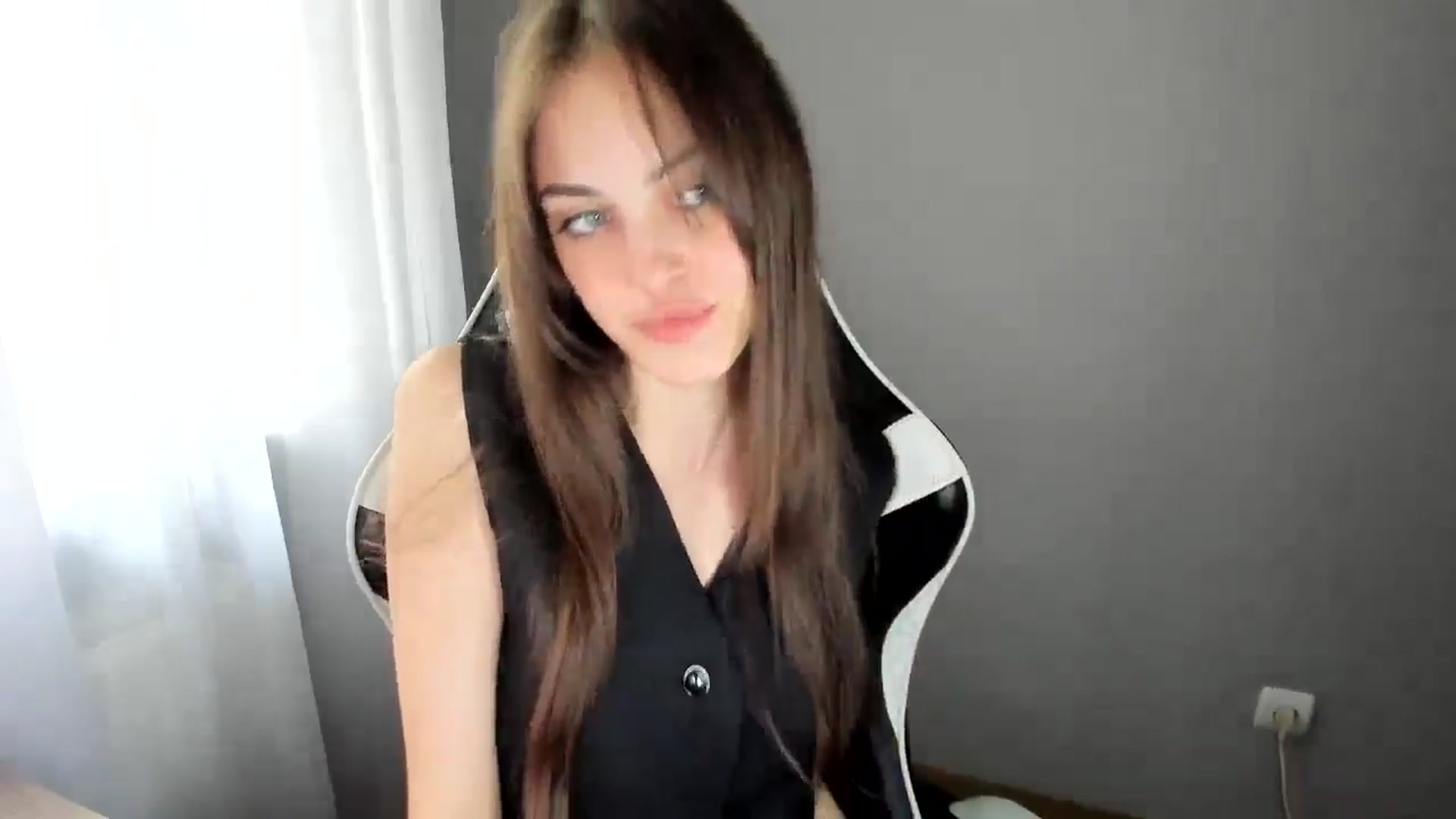Gallery image thumbnail from Dashamoxy's myfreecams stream on, 06/11/2025, 12:51 image 14 of 20