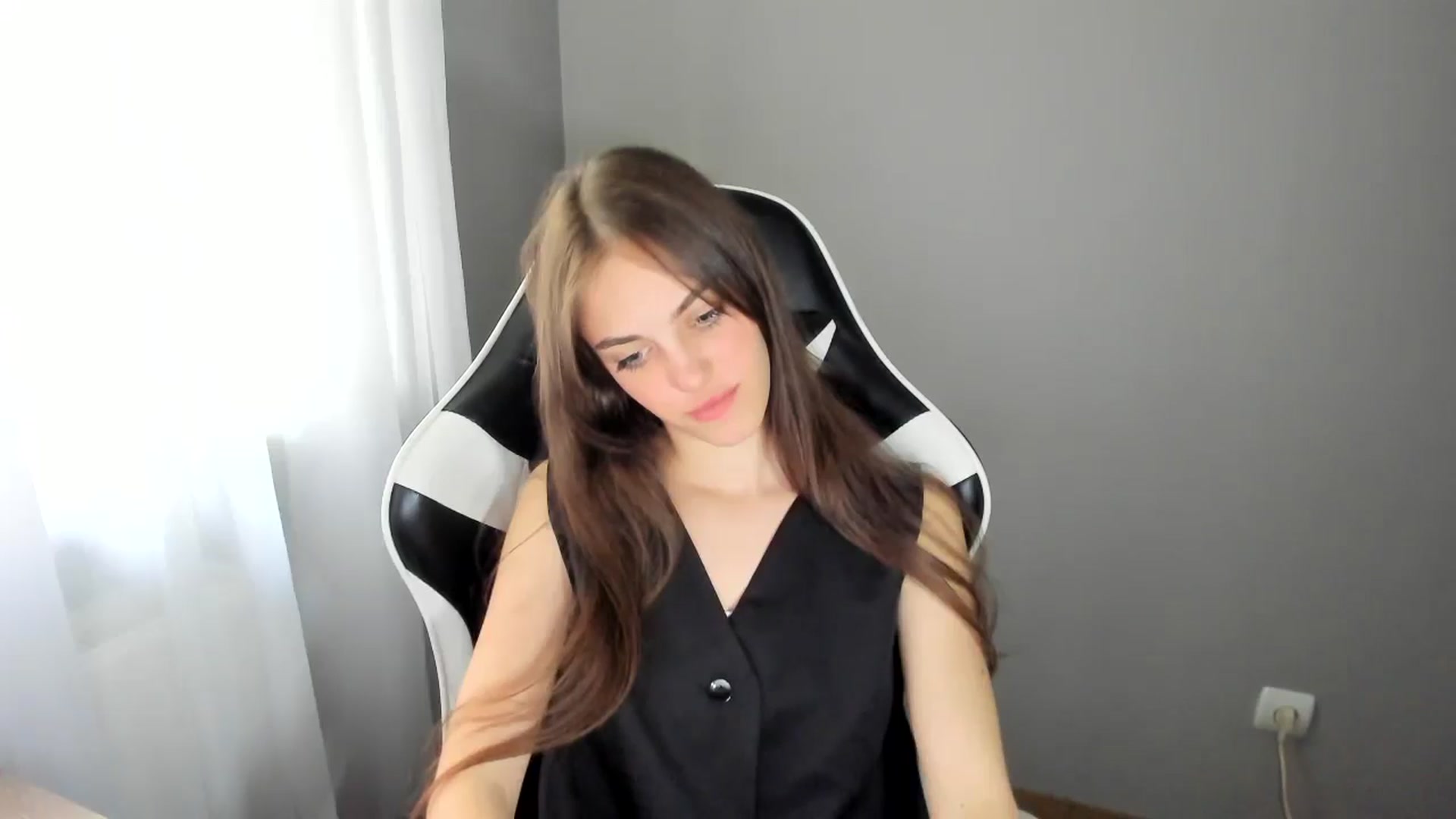 Gallery image thumbnail from Dashamoxy's myfreecams stream on, 06/11/2025, 12:51 image 11 of 20